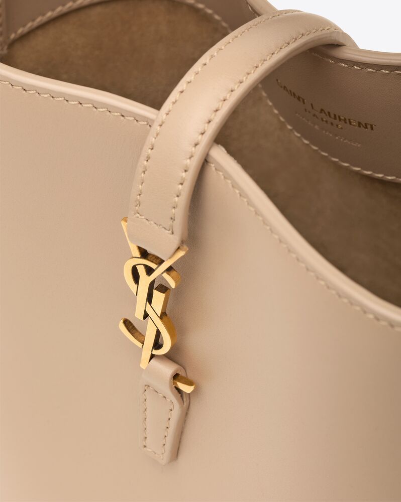 Saint Laurent Le 37 Shoulder Bag In Nude