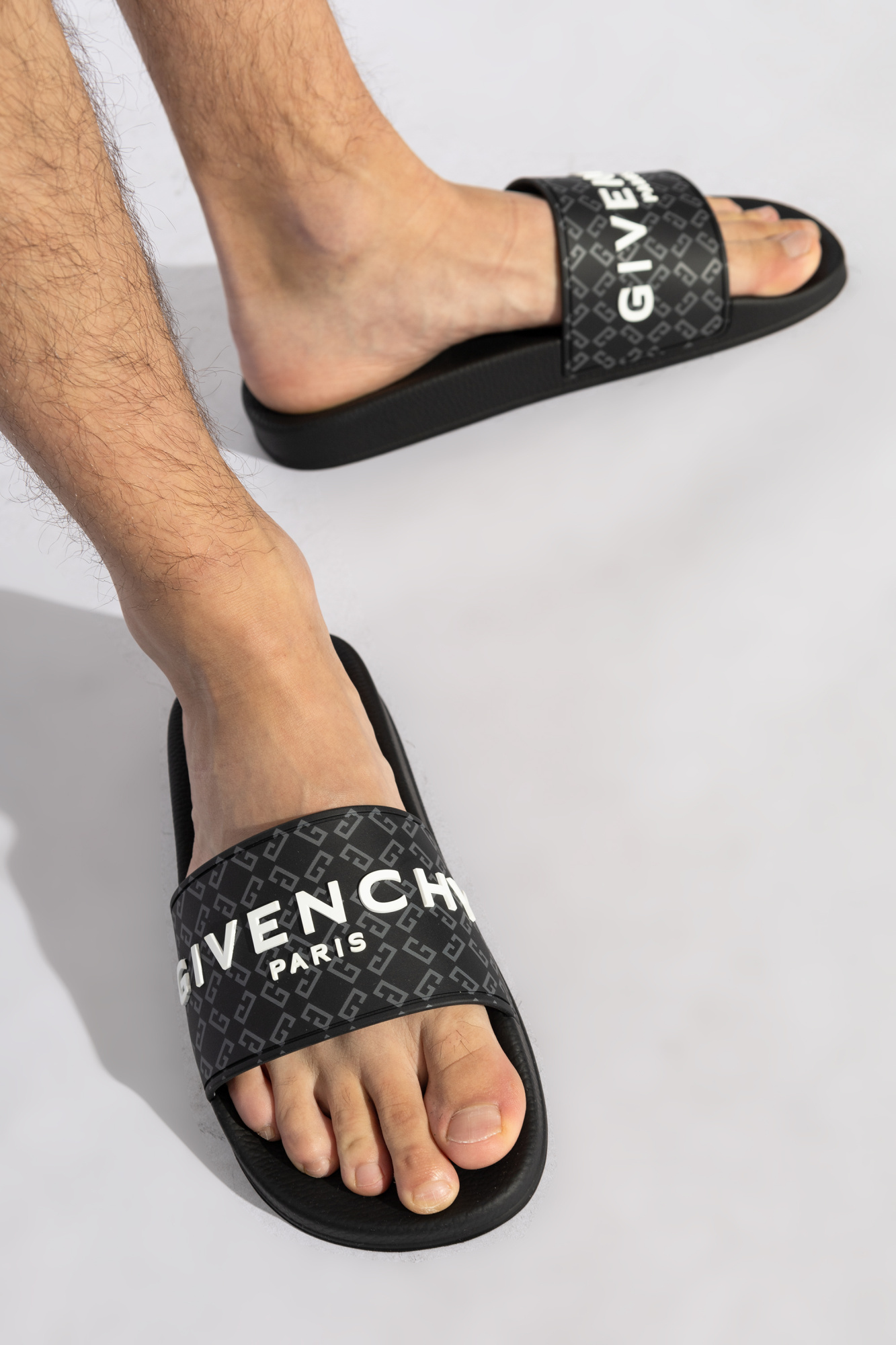 Givenchy Sandalo Slide Con Logo In Black
