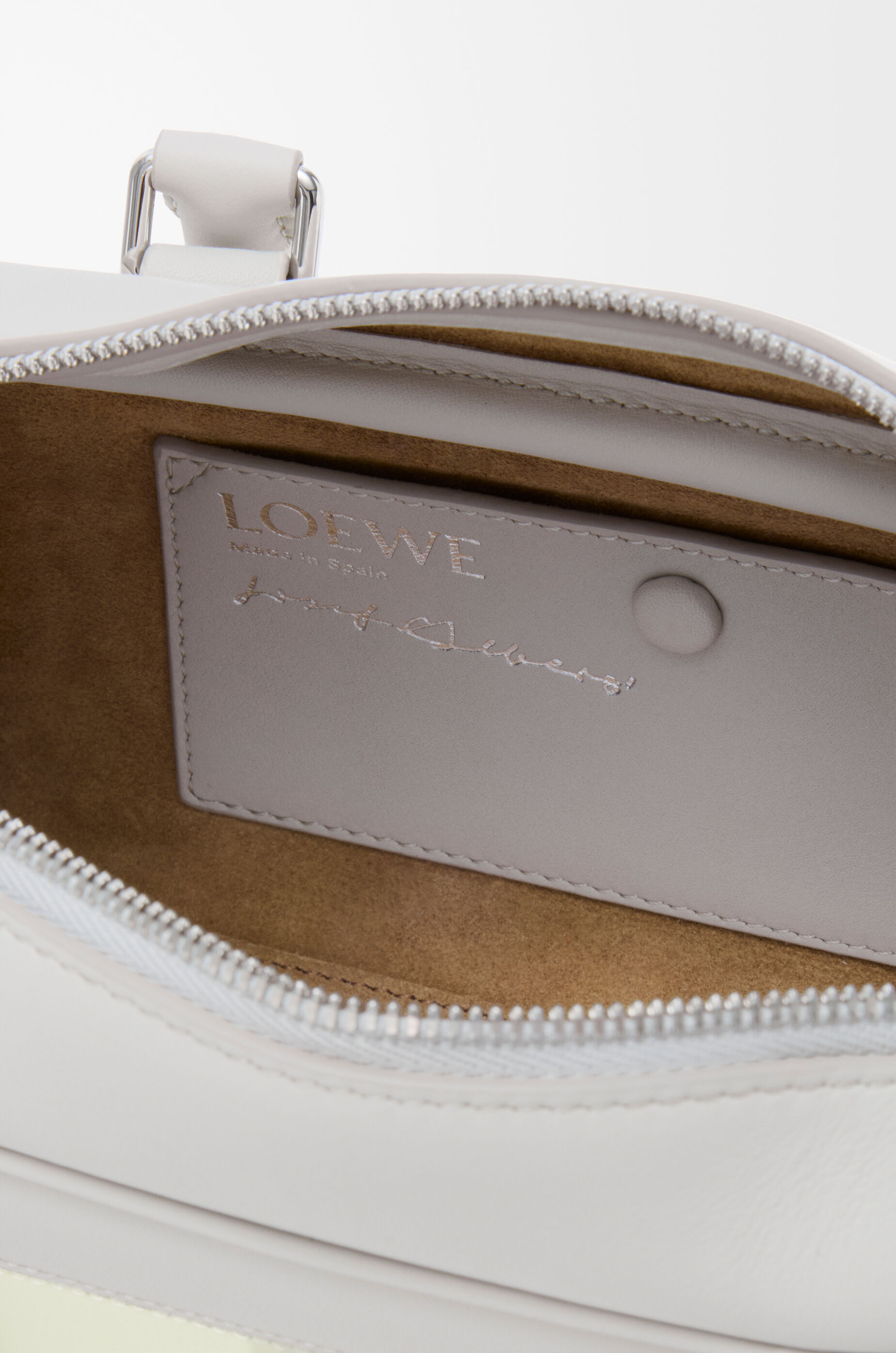 Loewe Amazona Cropped 23 Shoulder Bag