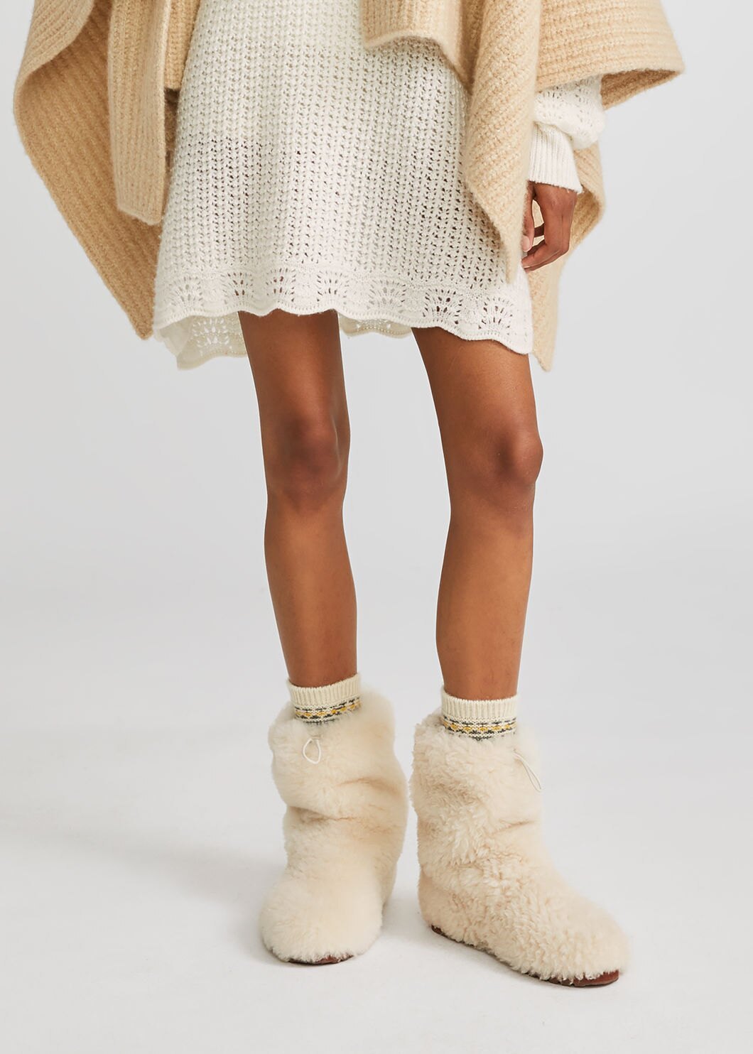 Loro Piana Quinn Short Boots In Nude