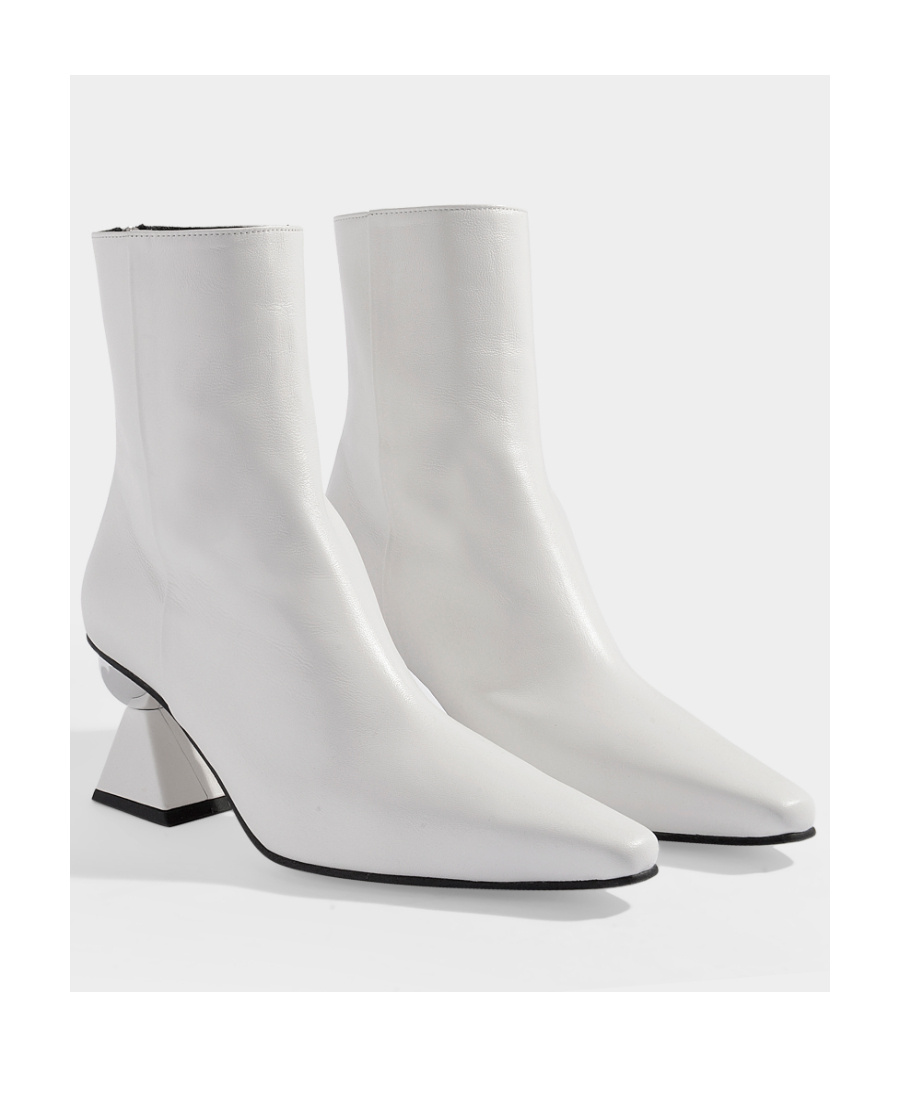 Yuul Yie Amoeba Pointed Boots In White
