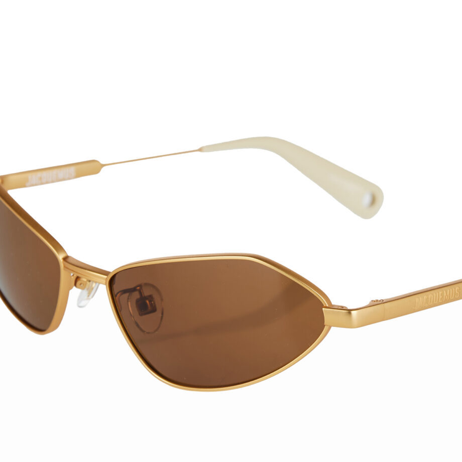 Jacquemus Engraved Logo Cat-eye Sunglasses In Golden