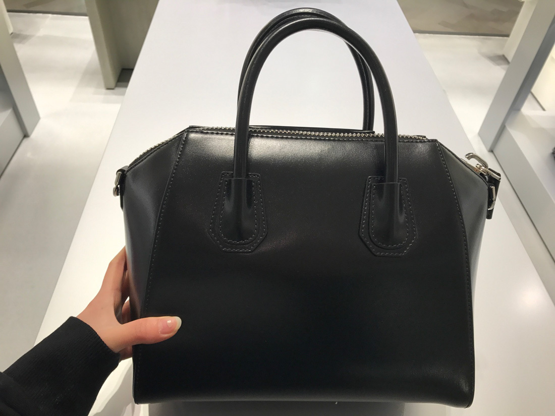 Givenchy Calf Leather Antigona Small Bag Handbag In Black