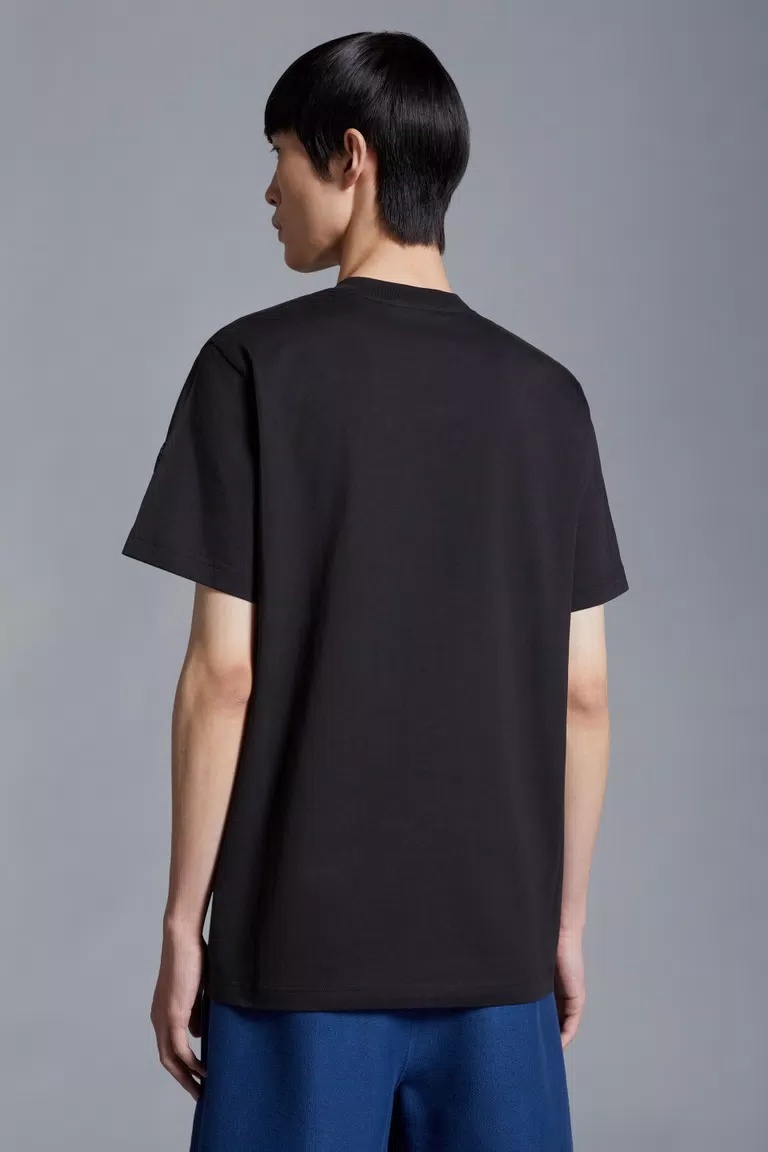 Moncler Logo T-shirt In Black