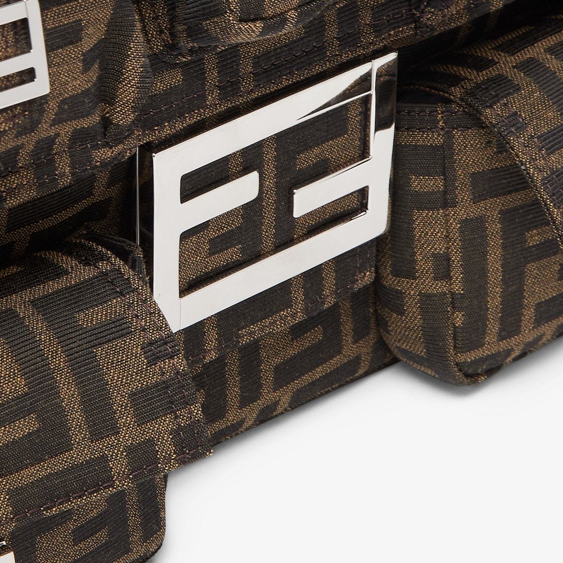 Fendi Maxi Multipocket Baguette Shoulder Bags In Brown