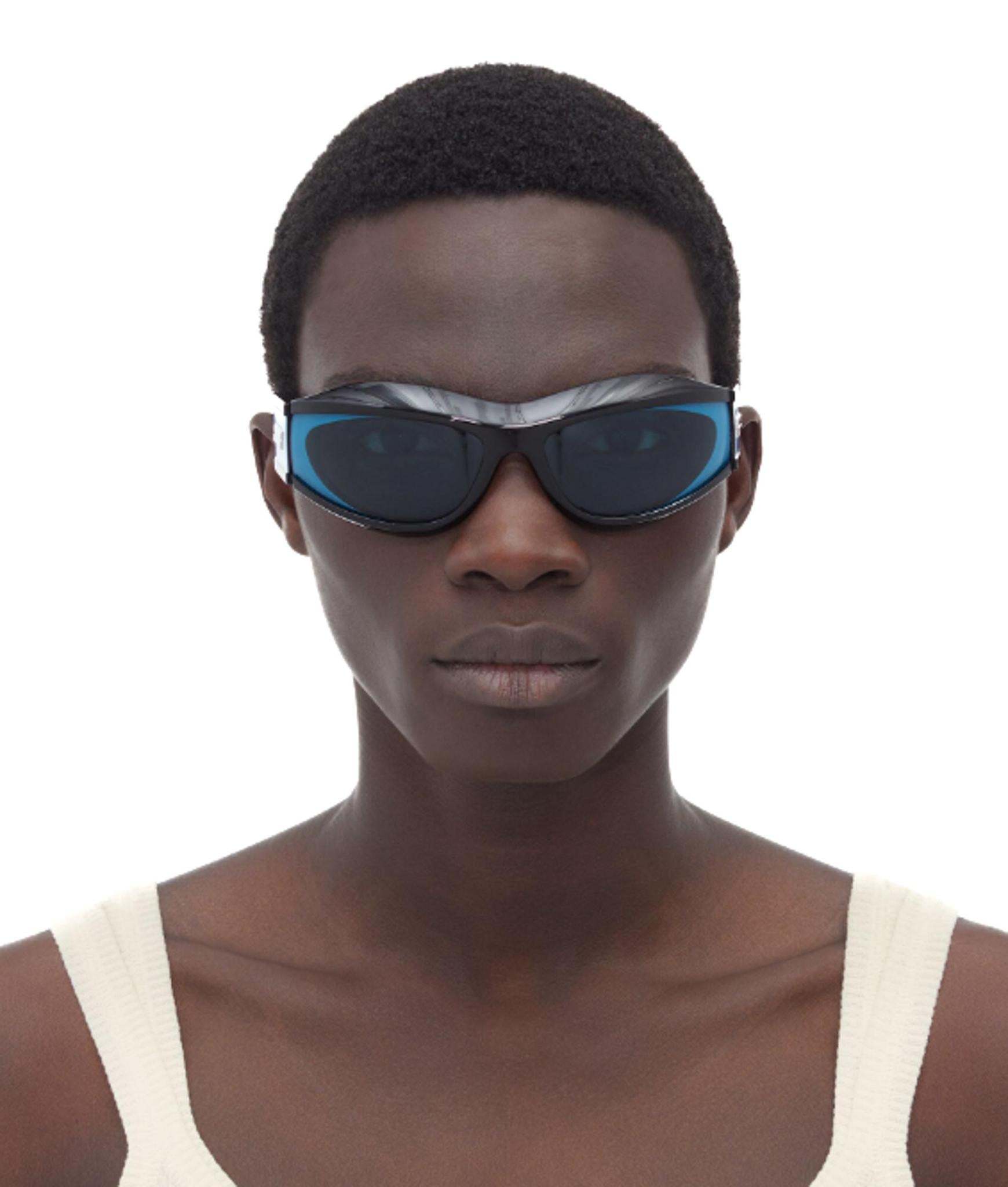 Bottega Veneta Shield-frame Logo-arm Sunglasses In Black