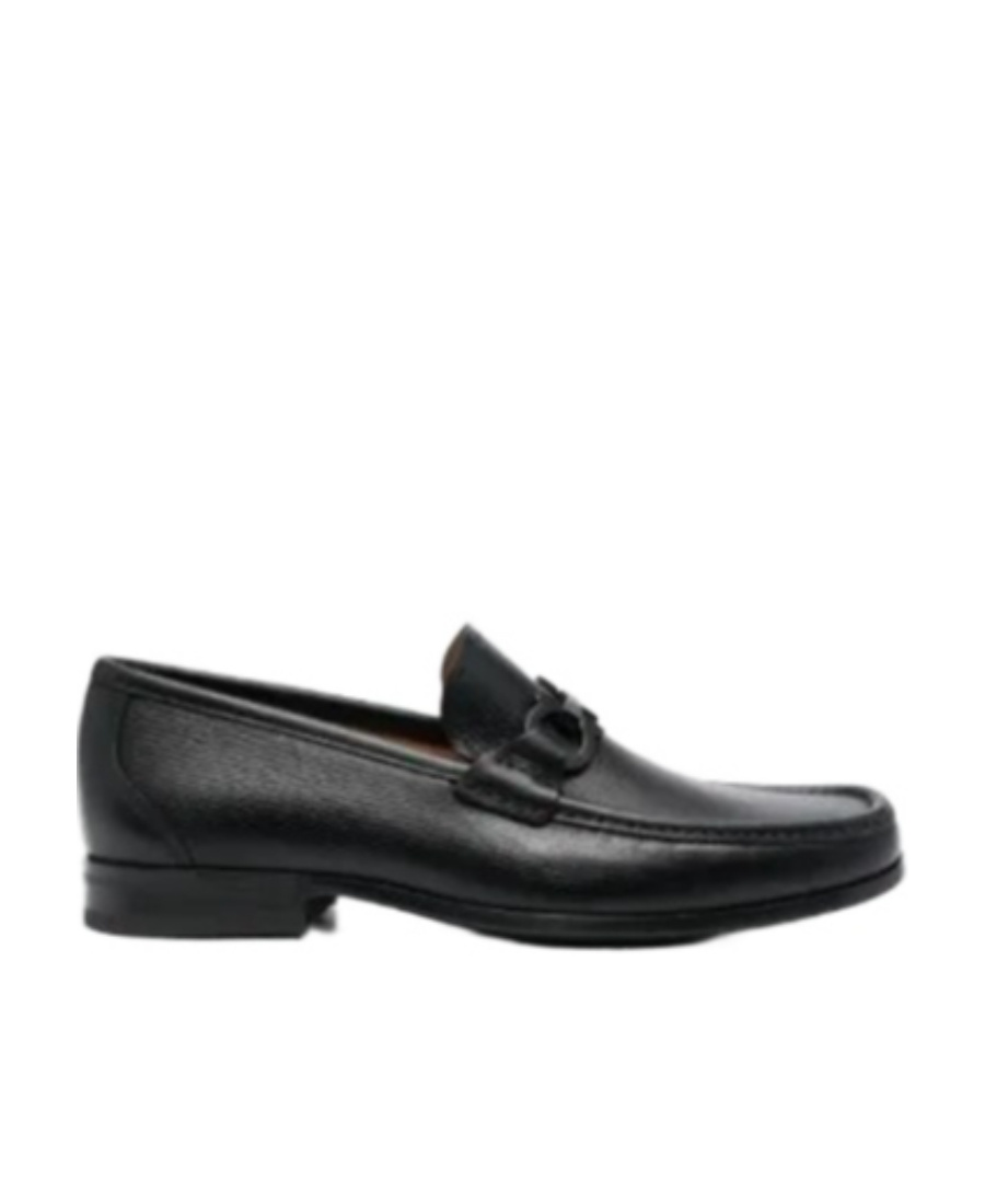 Ferragamo Metal Hardware Moc Toe Loafers In Black