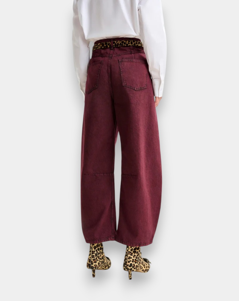 Essentiel Antwerp Impressive Twisted-seam Jeans In Burgundy