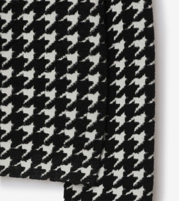 Burberry Houndstooth-pattern Crew-neck Jumper In Black