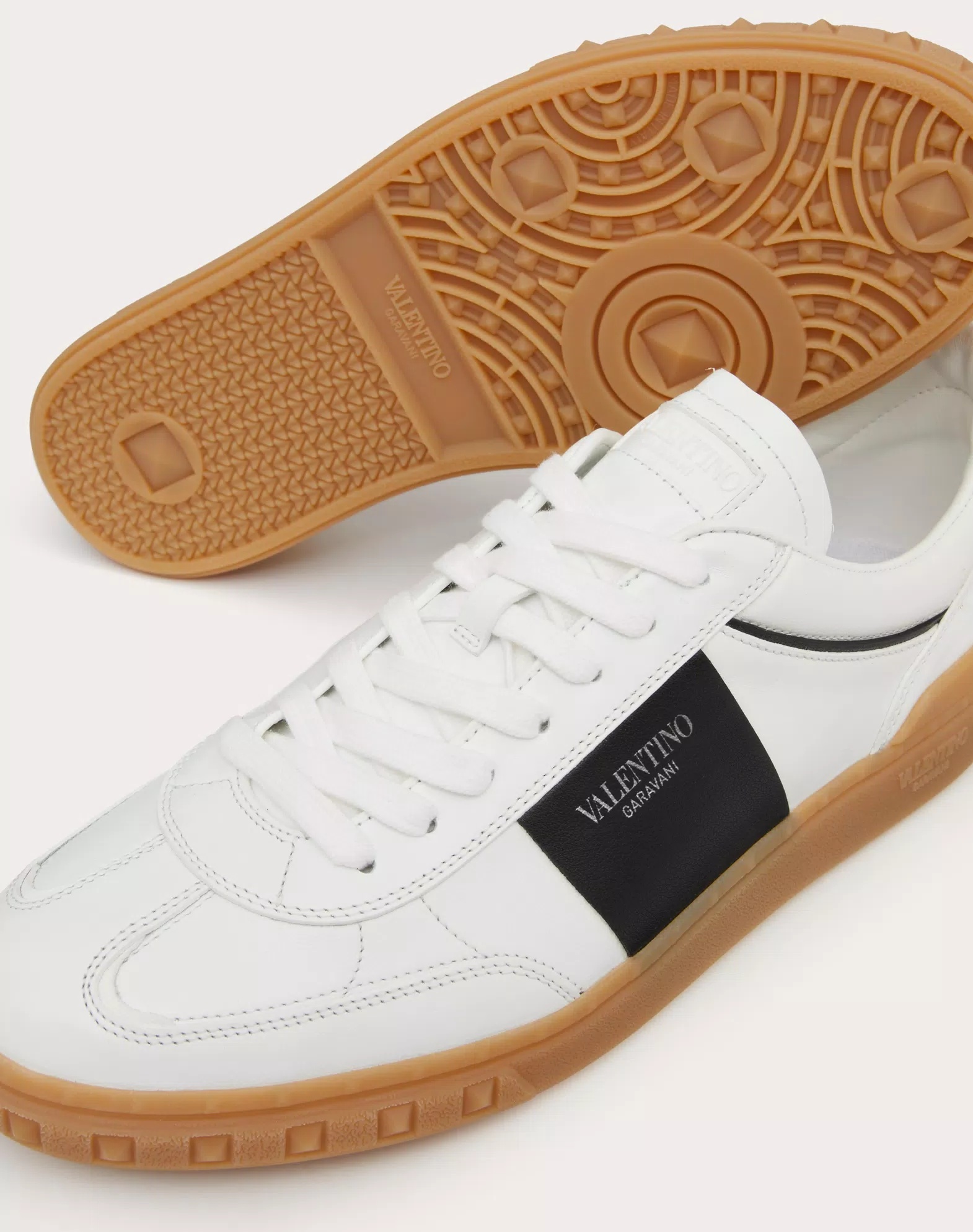 Valentino Garavani Sneakers In Multicolor