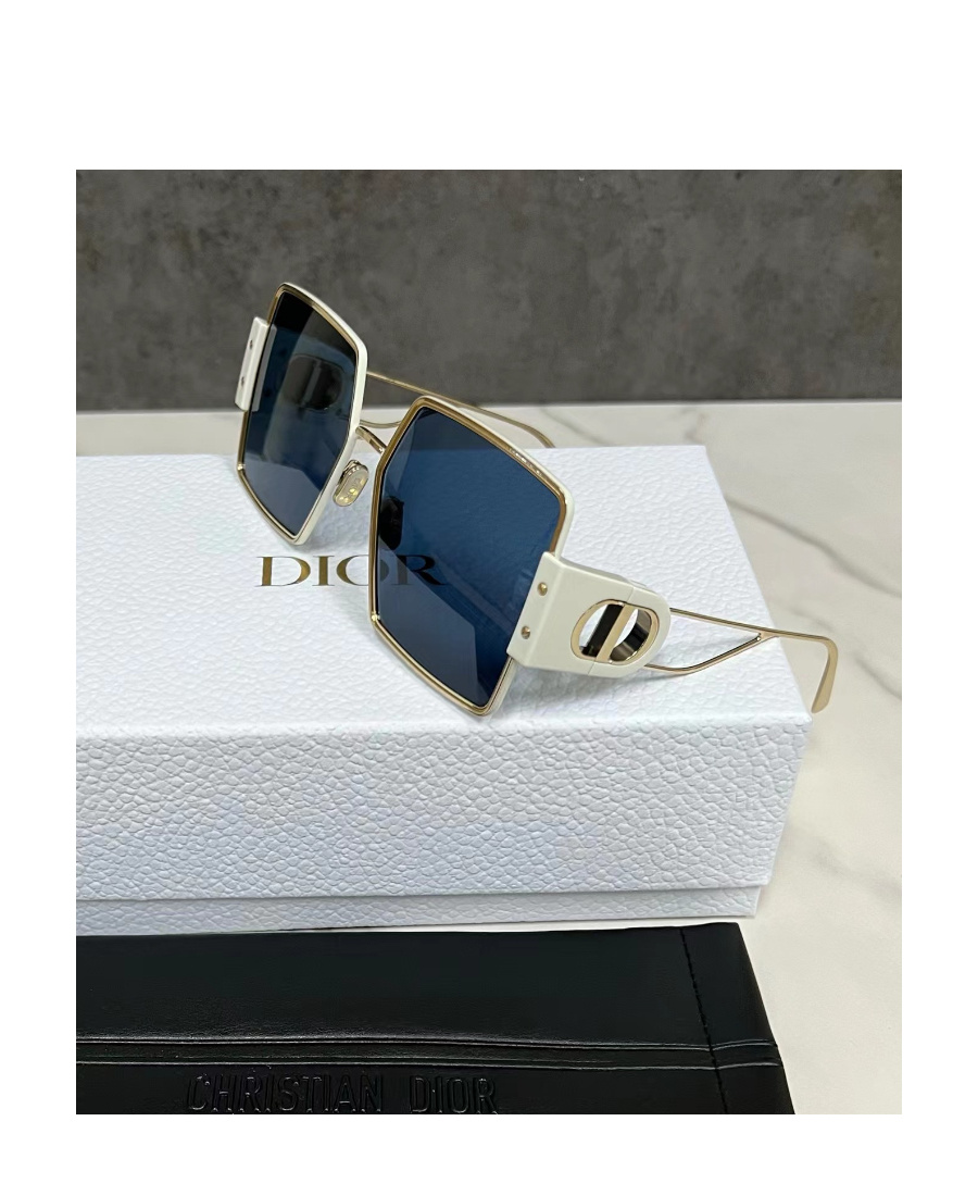 Dior Logo Sunglasses In Black