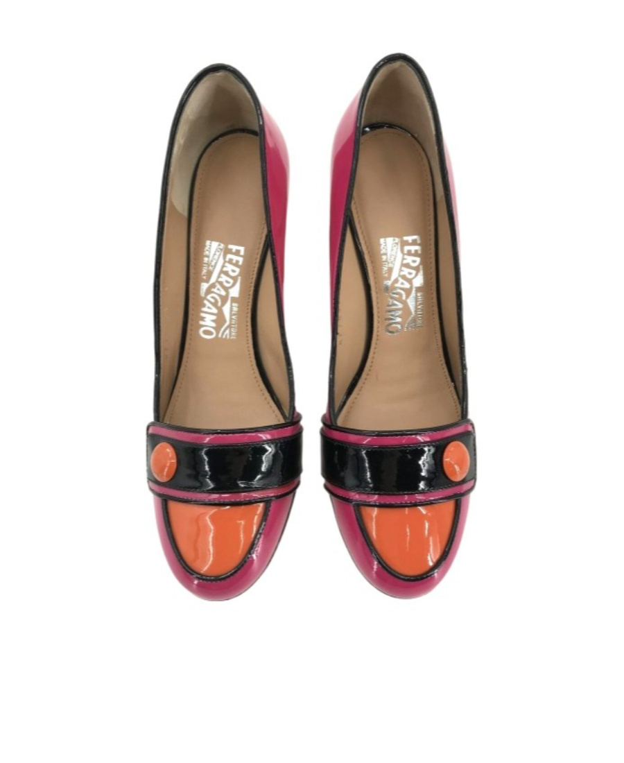 Ferragamo Logo High Heels In Multicolor