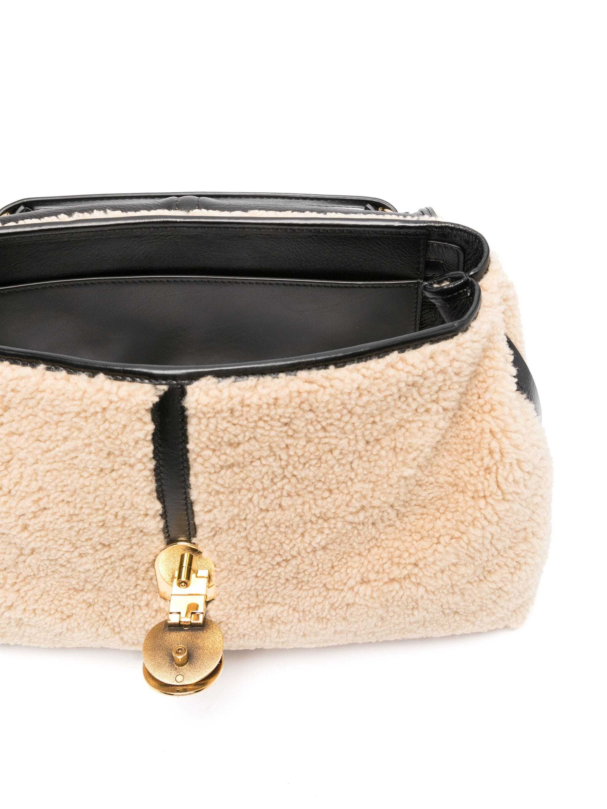 Chloé Penelope Soft Shoulder Bag In Nude