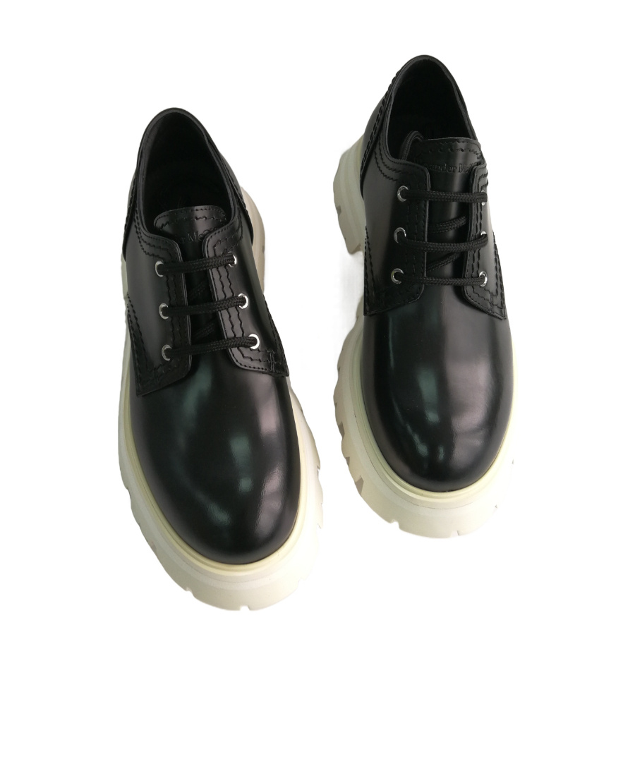 Alexander Mcqueen Lace Up Thick-soled Shoes In Black
