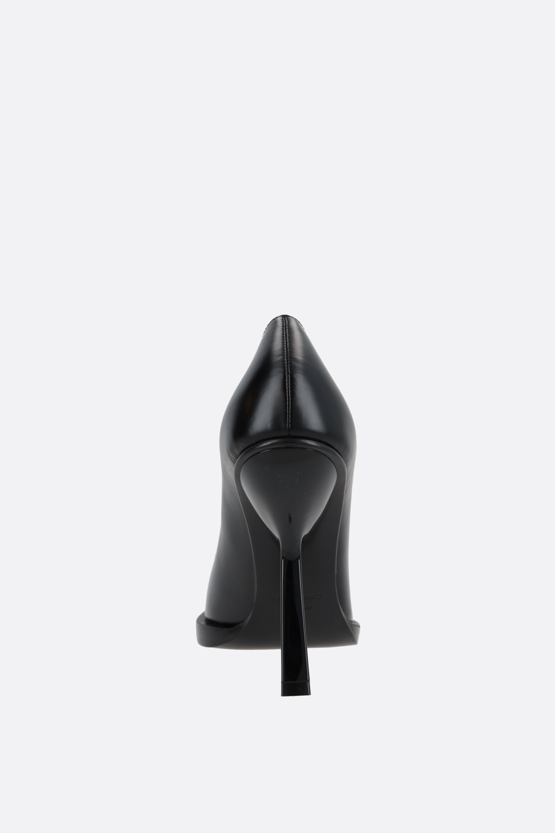 Ferragamo Black Leather Anser X5 Pumps In Black
