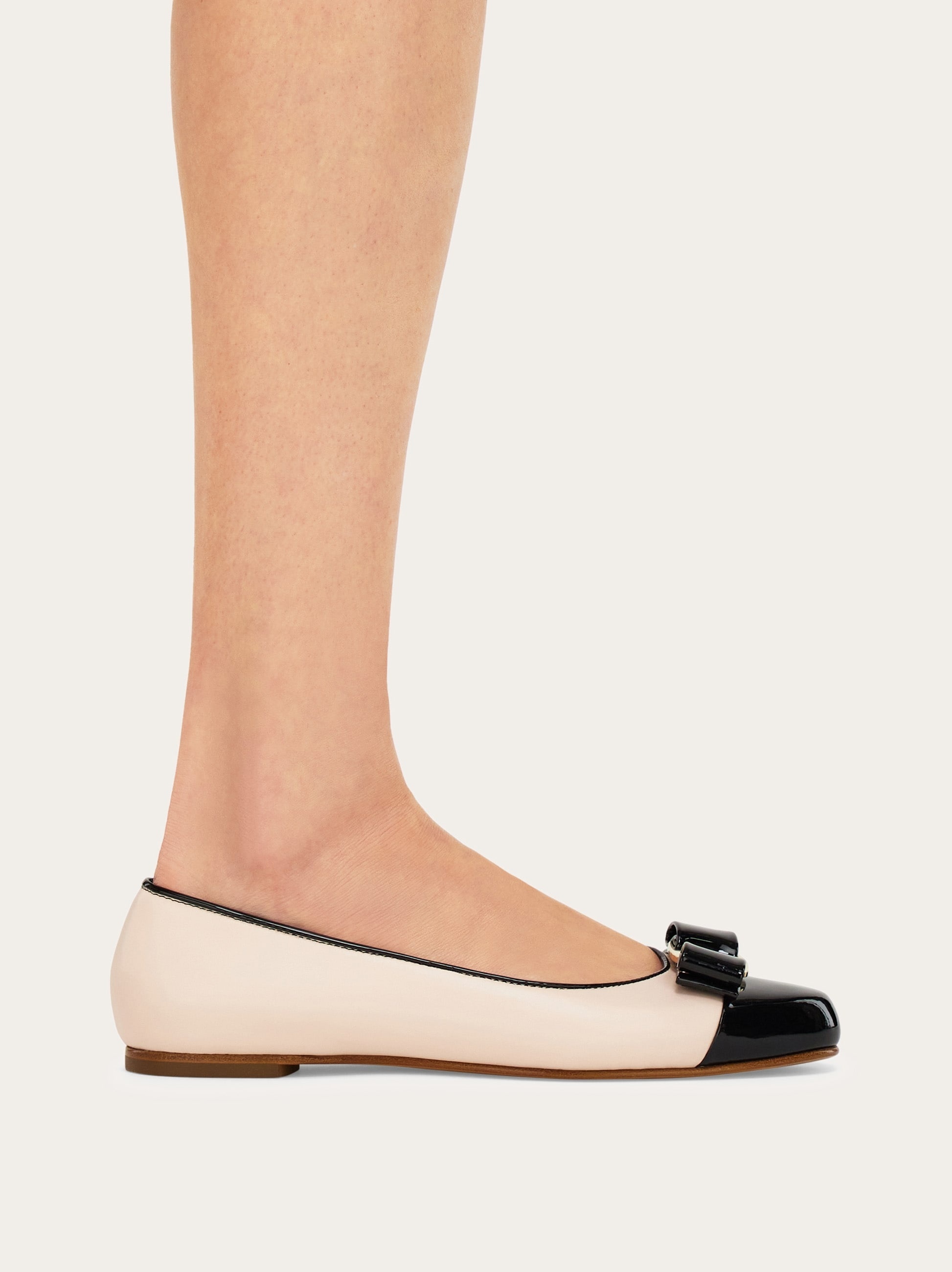 Ferragamo Black And Ballet Pink Two-tone Varina Ballet Flats