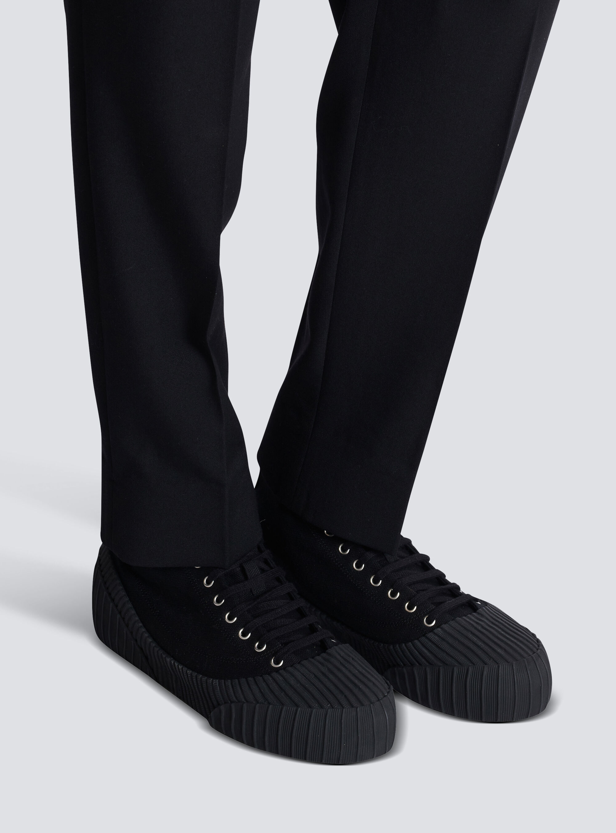 Balmain Riff Low Canvas Sneakers In Black