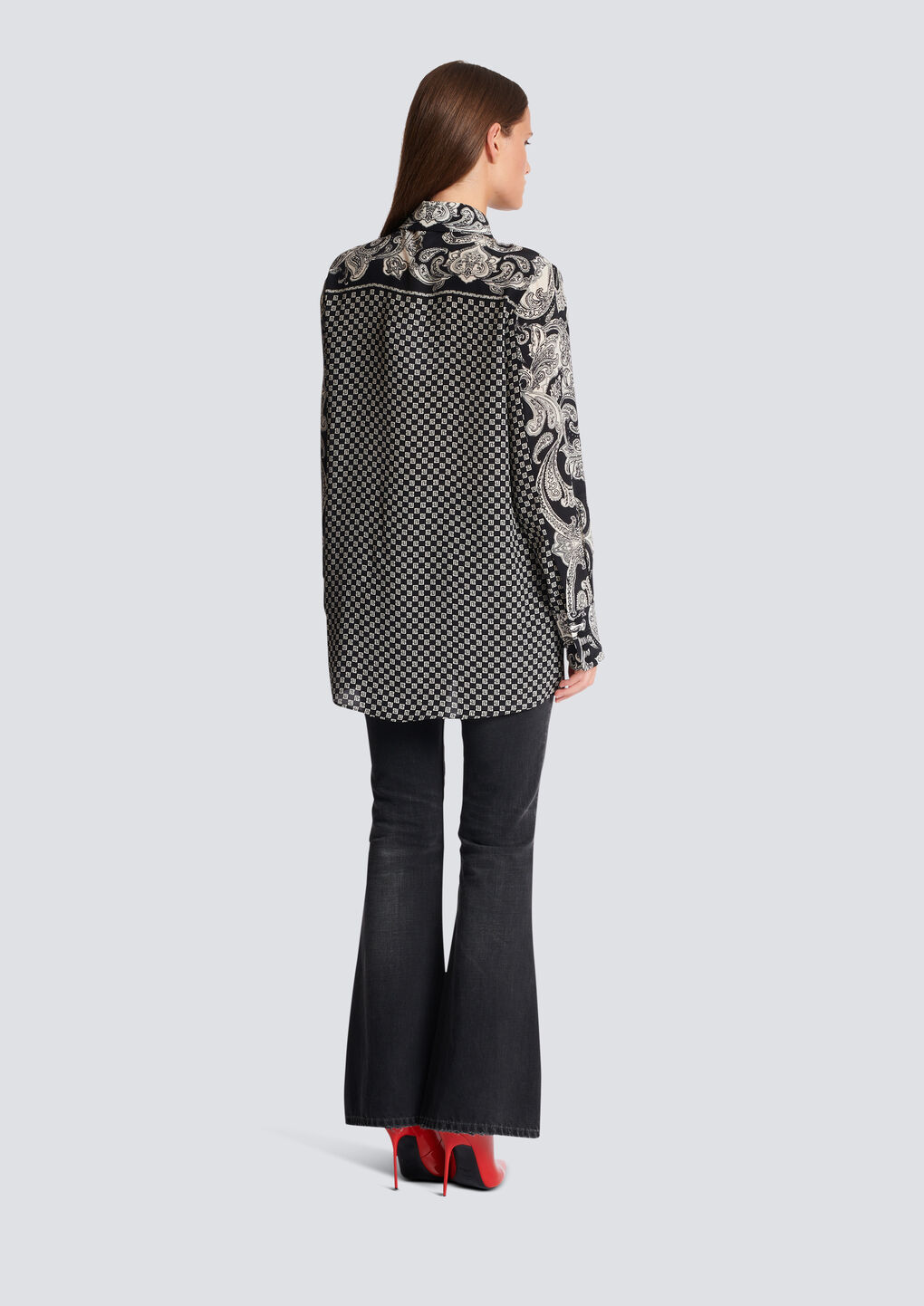 Balmain Hemd Aus Seide Mit Paisley-print In Gray