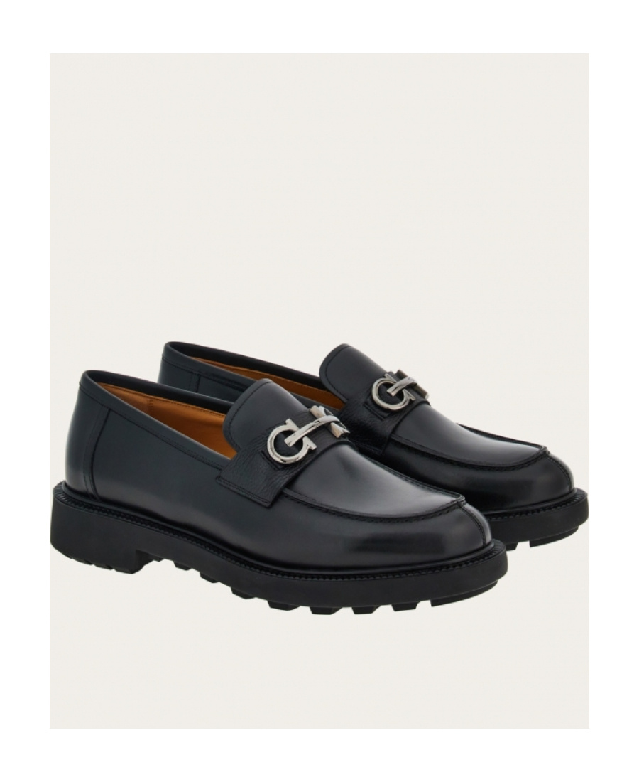 Ferragamo Gancini-plaque Patent Loafers In Black