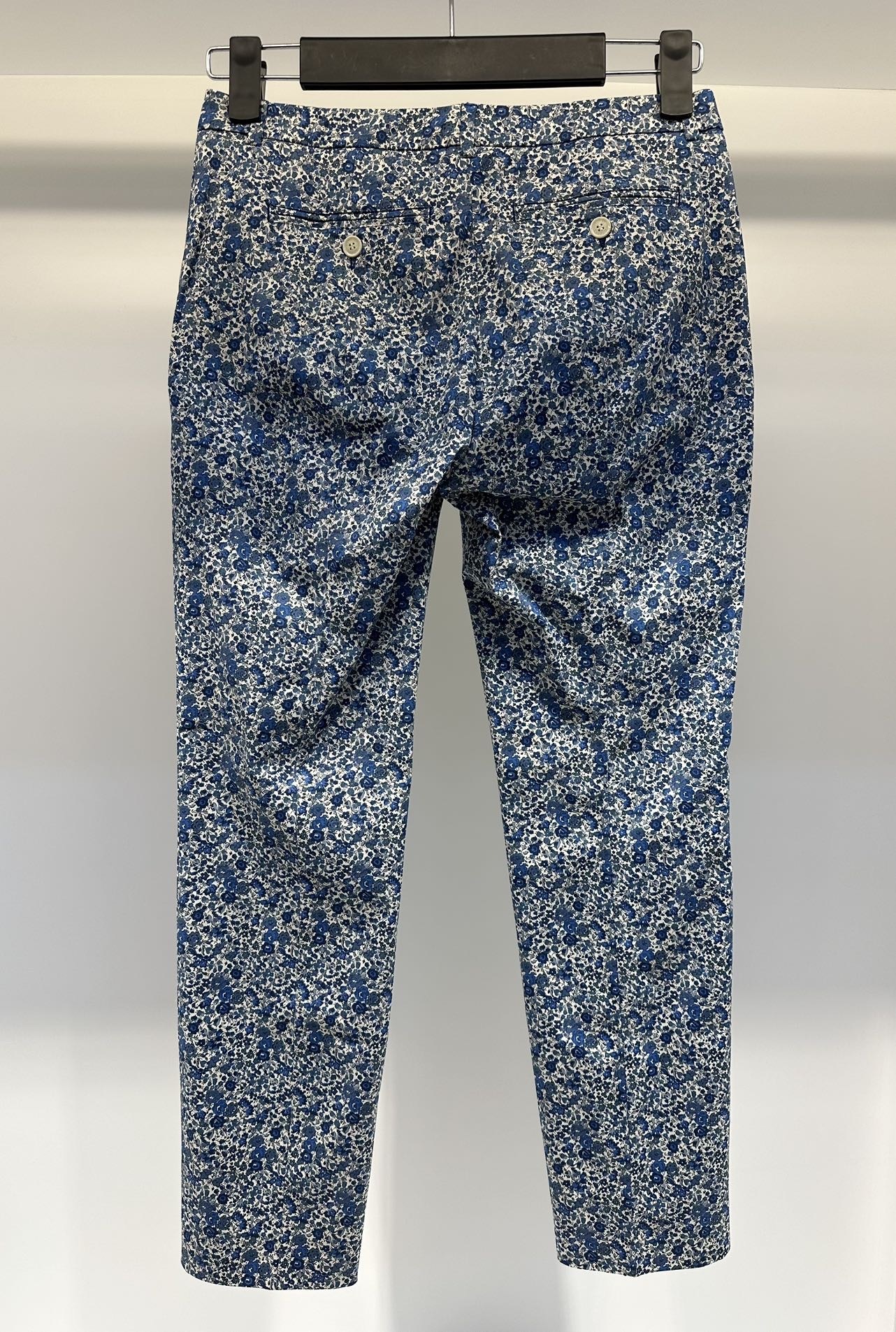 Weekend Max Mara Flower Casual Pants In Gray