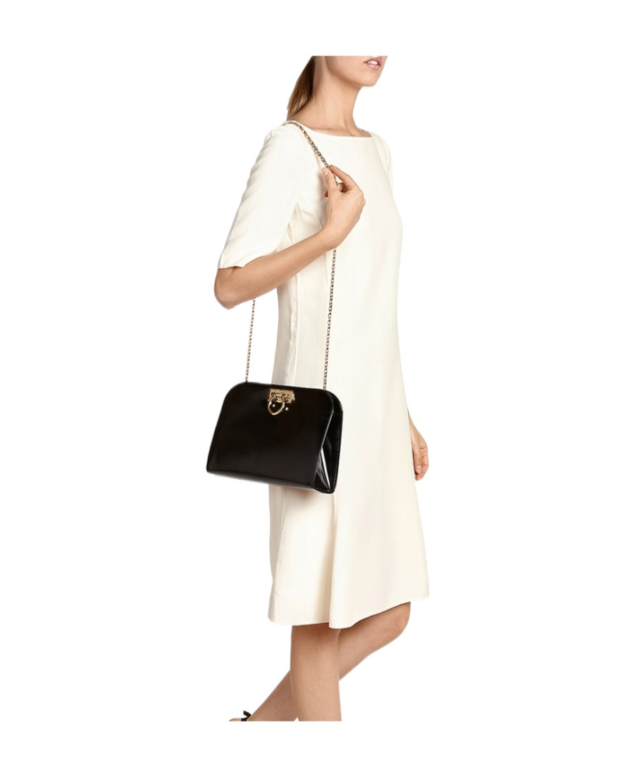 Shop Ferragamo Salvatore Logo Plaque Chain Linked Clutch In Black