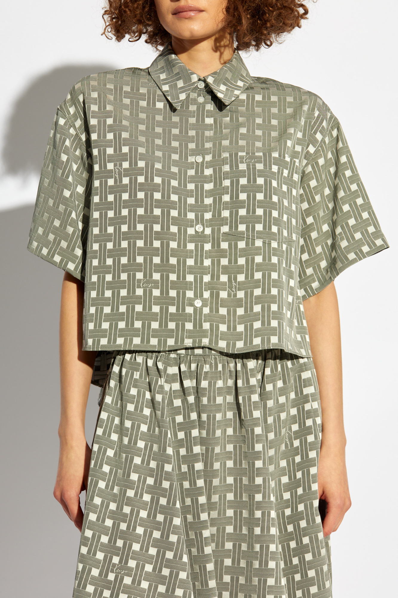 Kenzo Weave Geometric-print Cropped Shirt In Nude