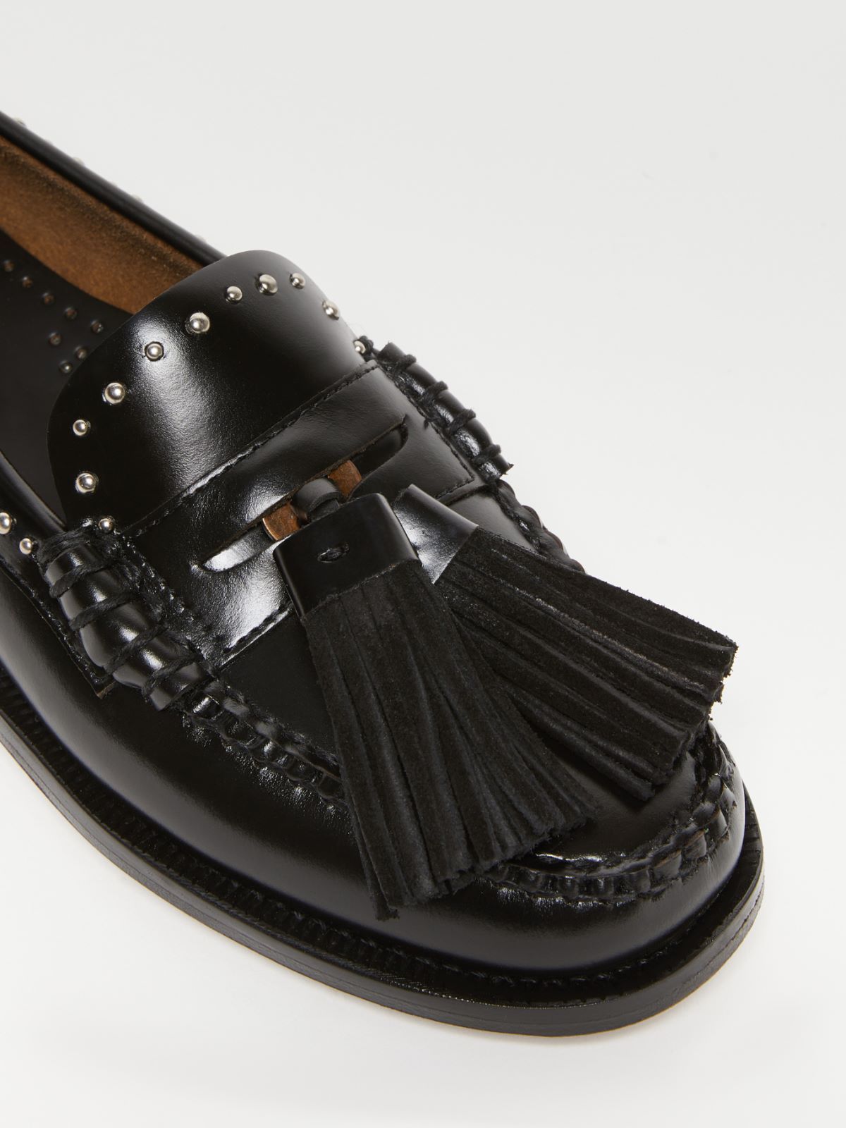 Weekend Max Mara Leather Moccasins With Tassels In Black