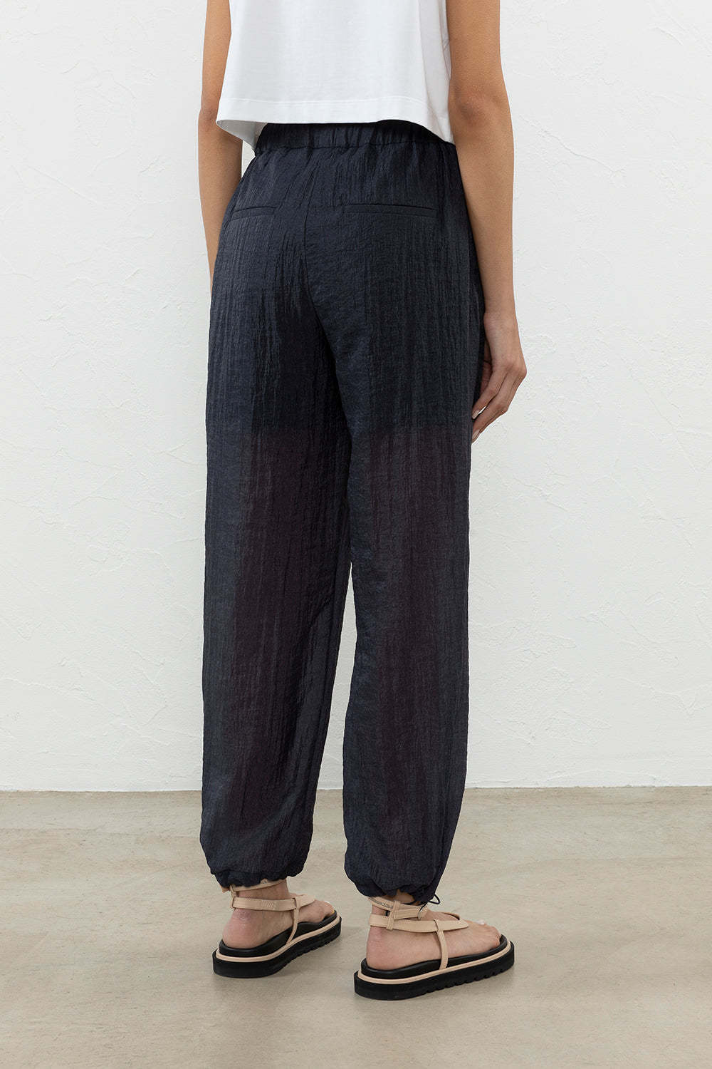Peserico Seersucker Straight Trousers In Black