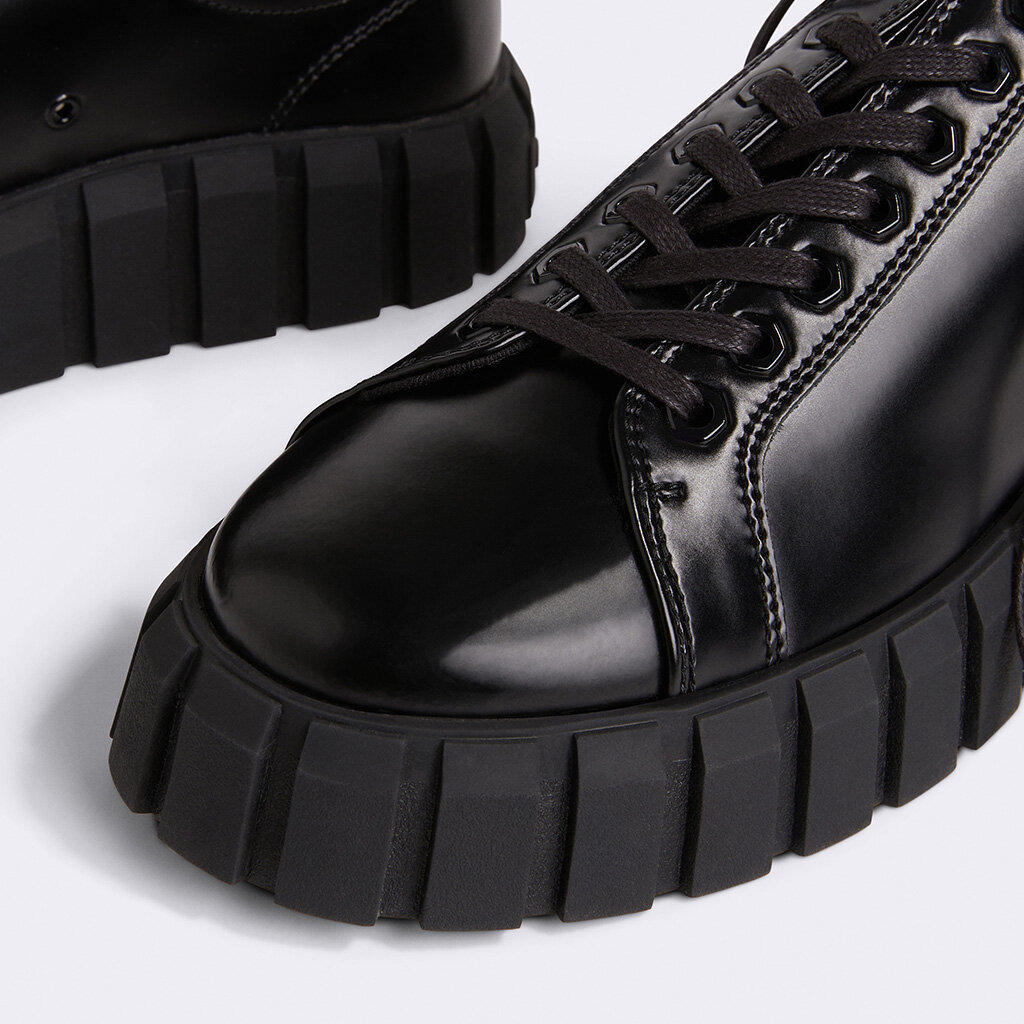 Eytys Odessa Leather Trainers In Black