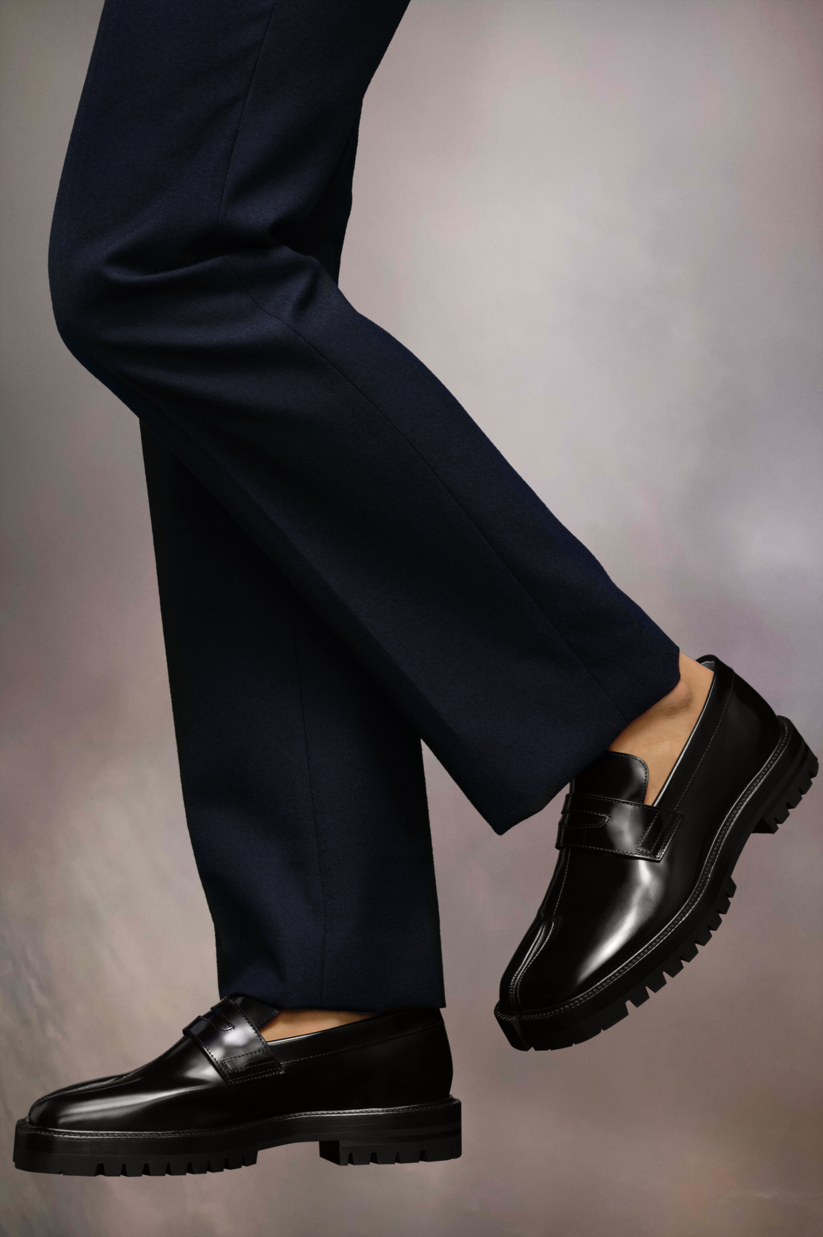 Maison Margiela Tabi Split-toe Glossed-leather Loafers In Black