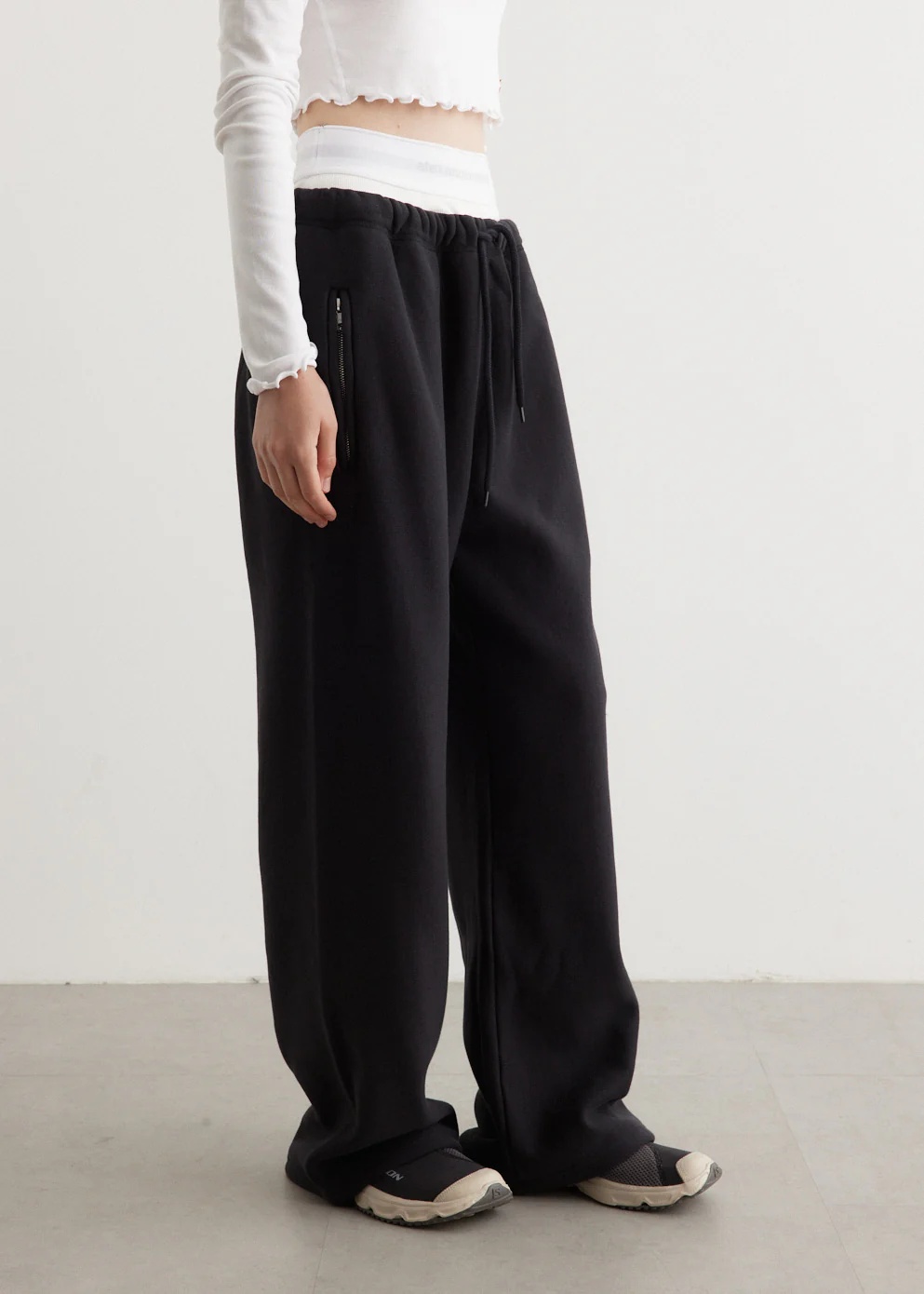 Alexander Wang High Waisted Pleated Pant With Logo Elastic Clothing In Black