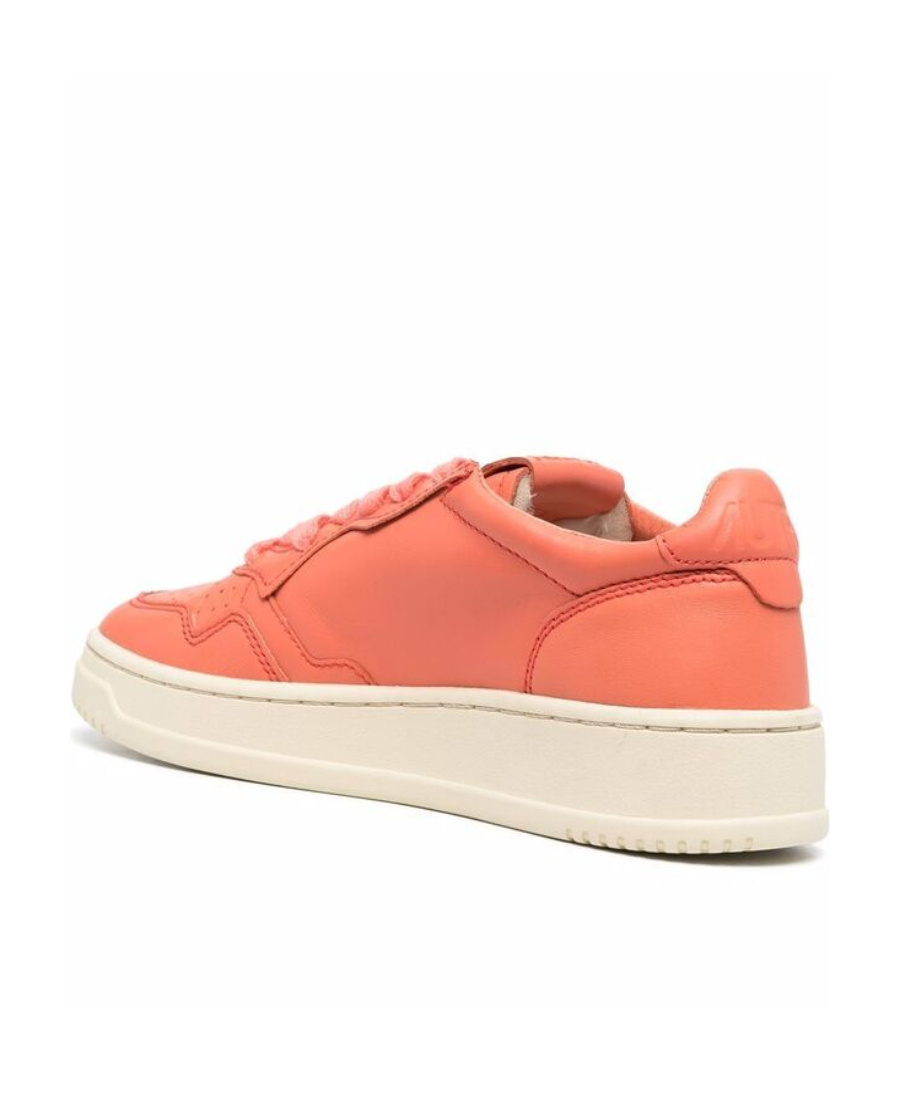 Autry Medalist Low-top Sneakers In Pink