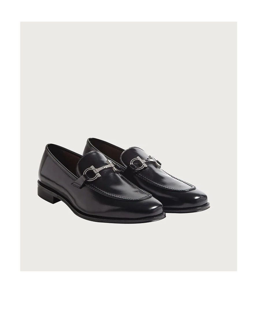 Ferragamo Logo Business Casual Shoes In Black