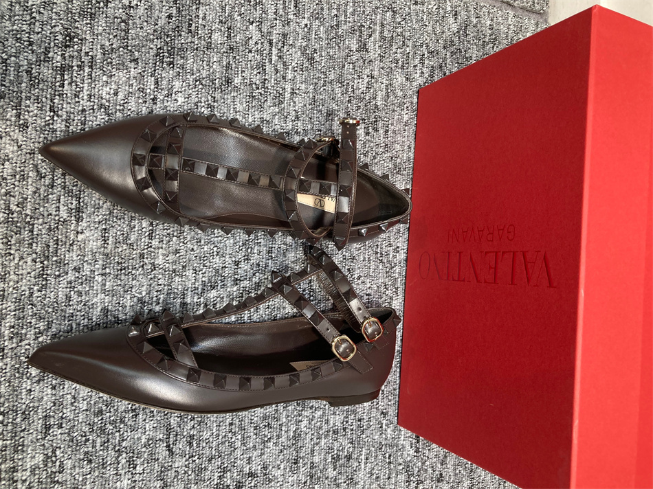 Valentino Rockstud Leather Ballerina Shoes In Brown