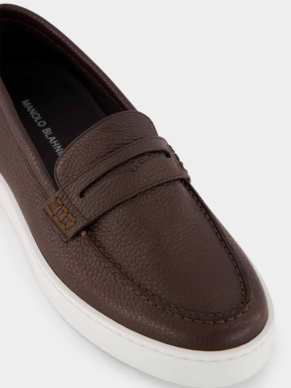 Manolo Blahnik Round Head Loafer Shoes In White