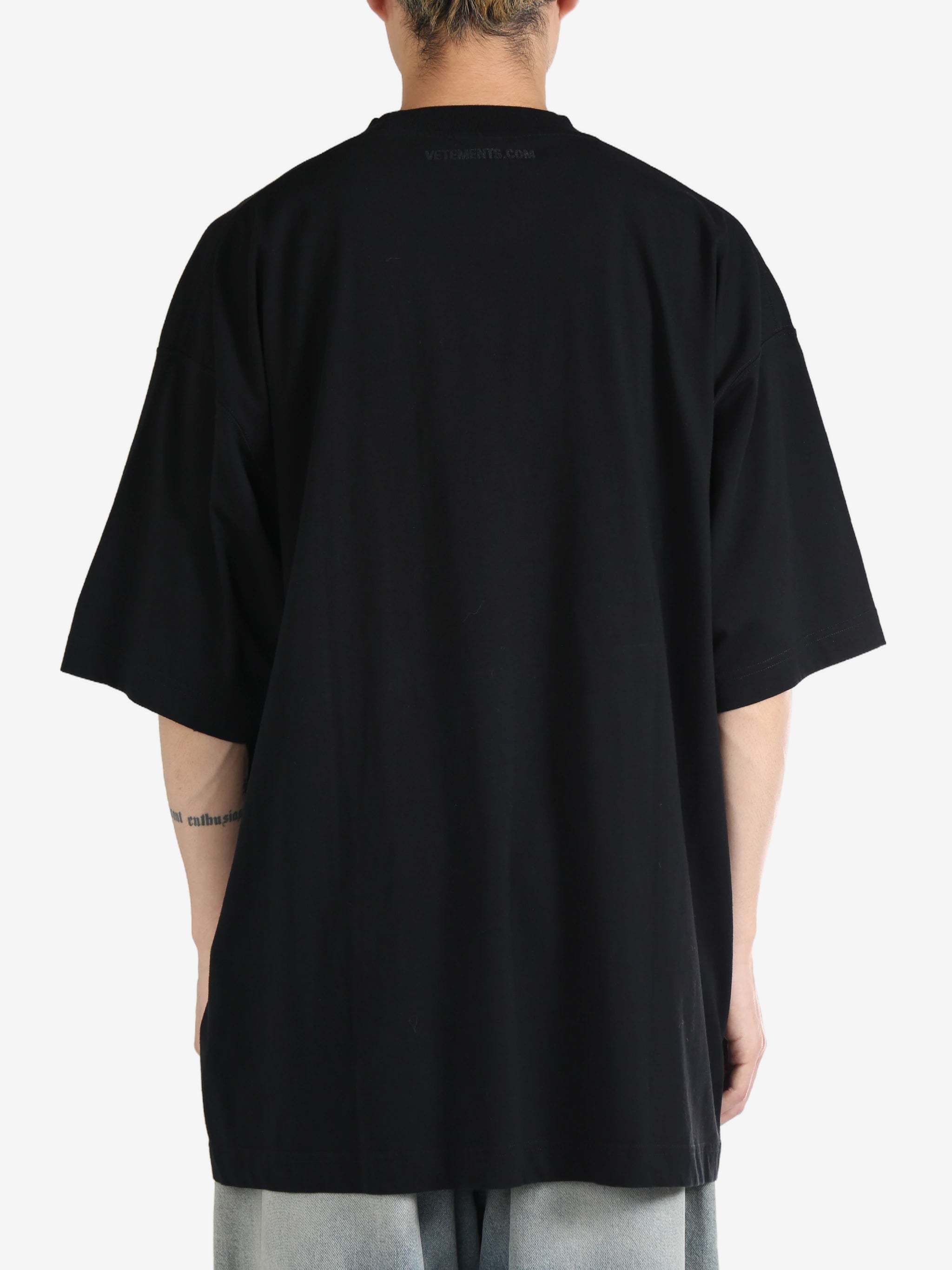 Vetements Item O-neck Short-sleeved T-shirt In Black