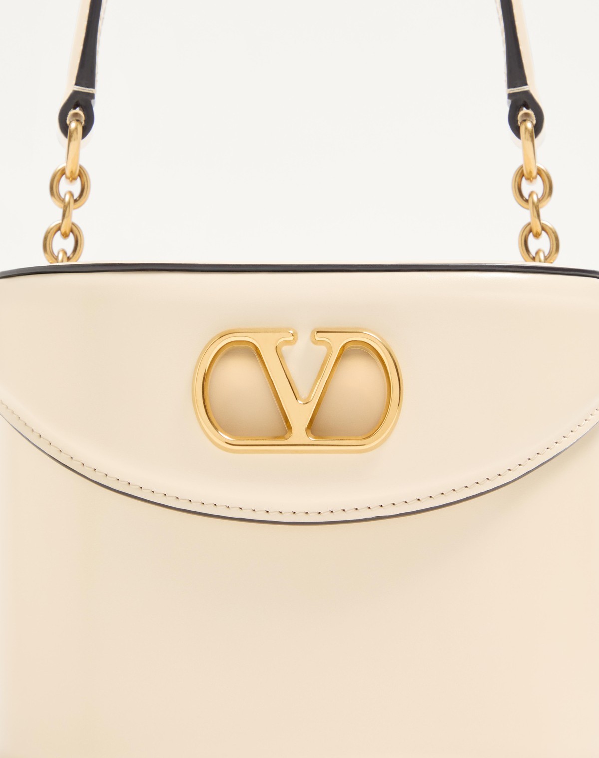 Valentino Borsa A Secchiello Vlogo Signature In Pelle Avorio  Donna In White