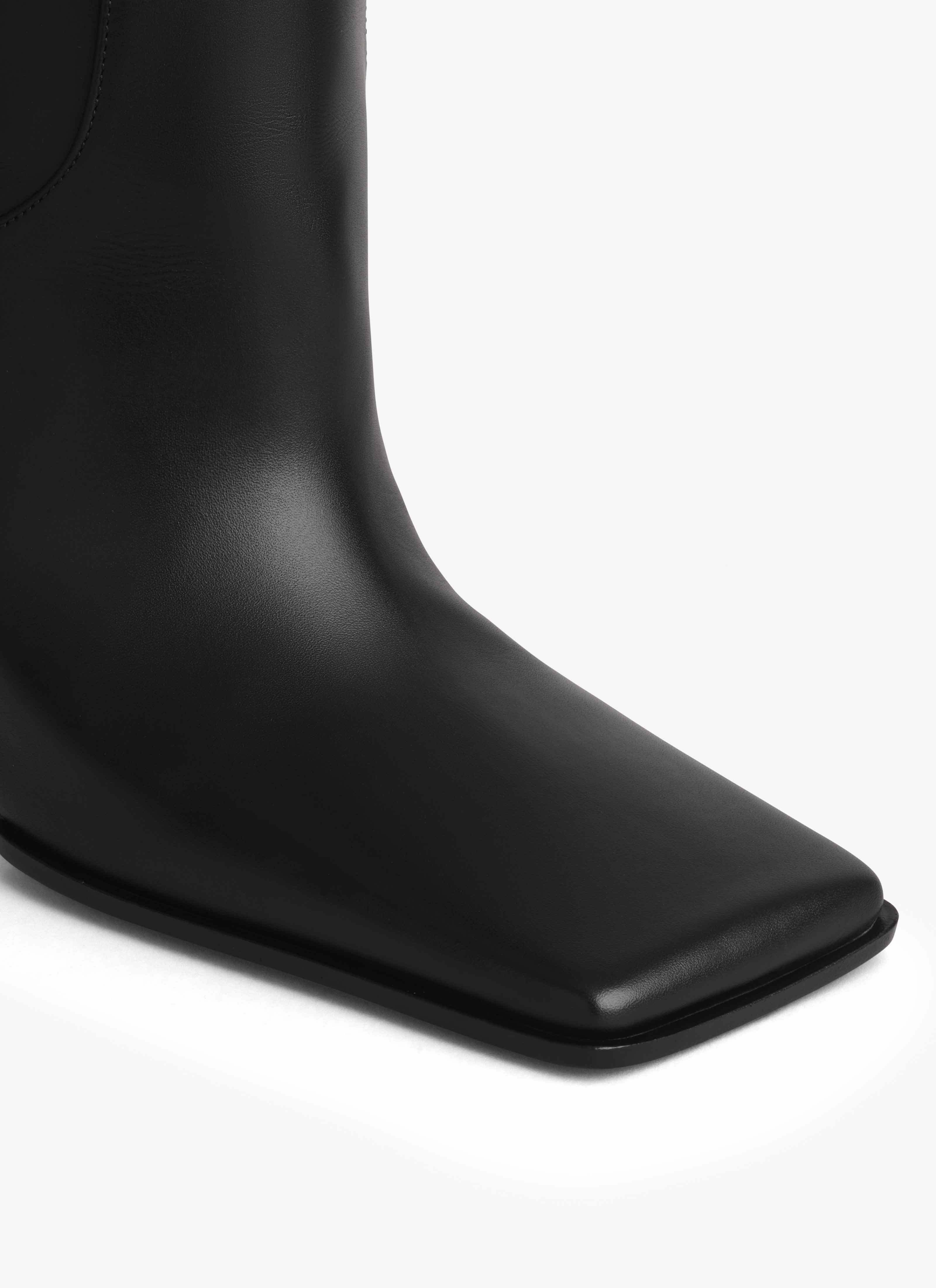 Alaïa Square-toed Boots In Black