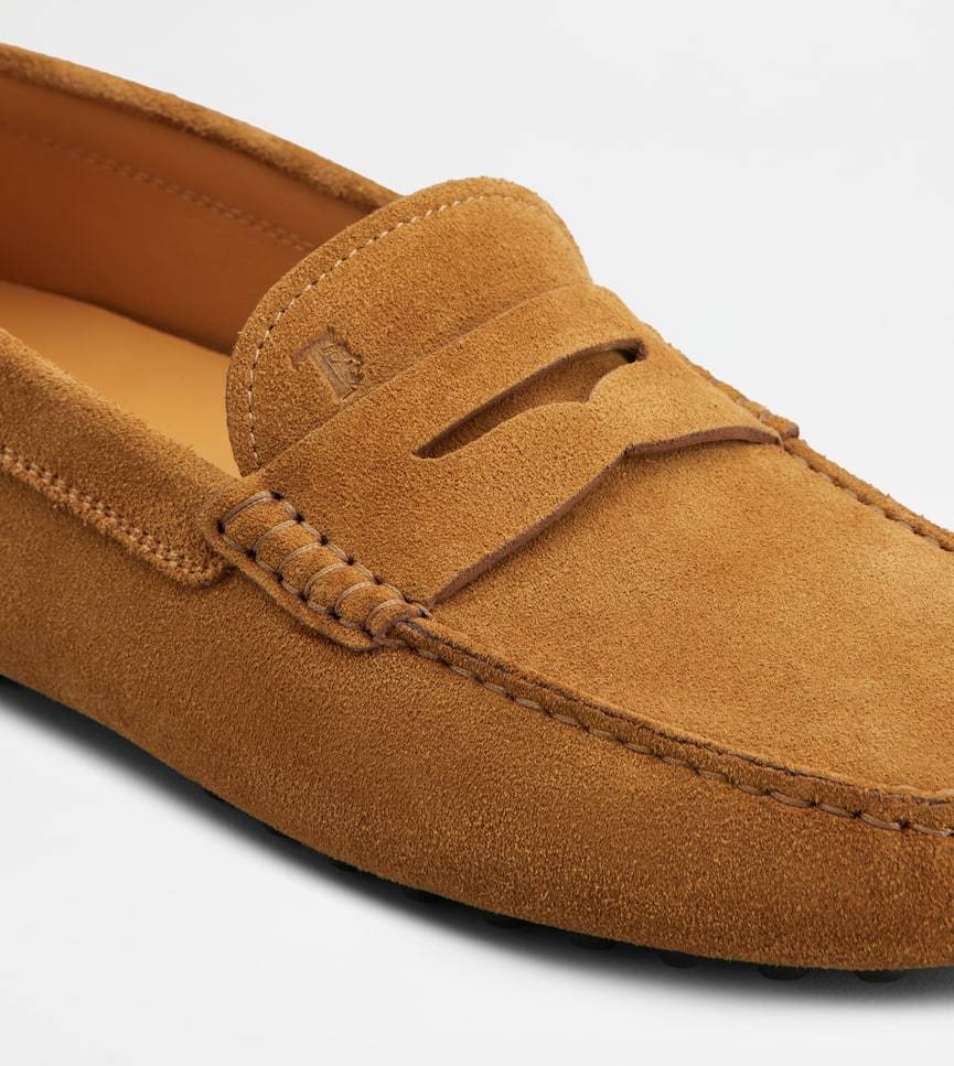 Tod's Round Head Loafer Shoes In Brown