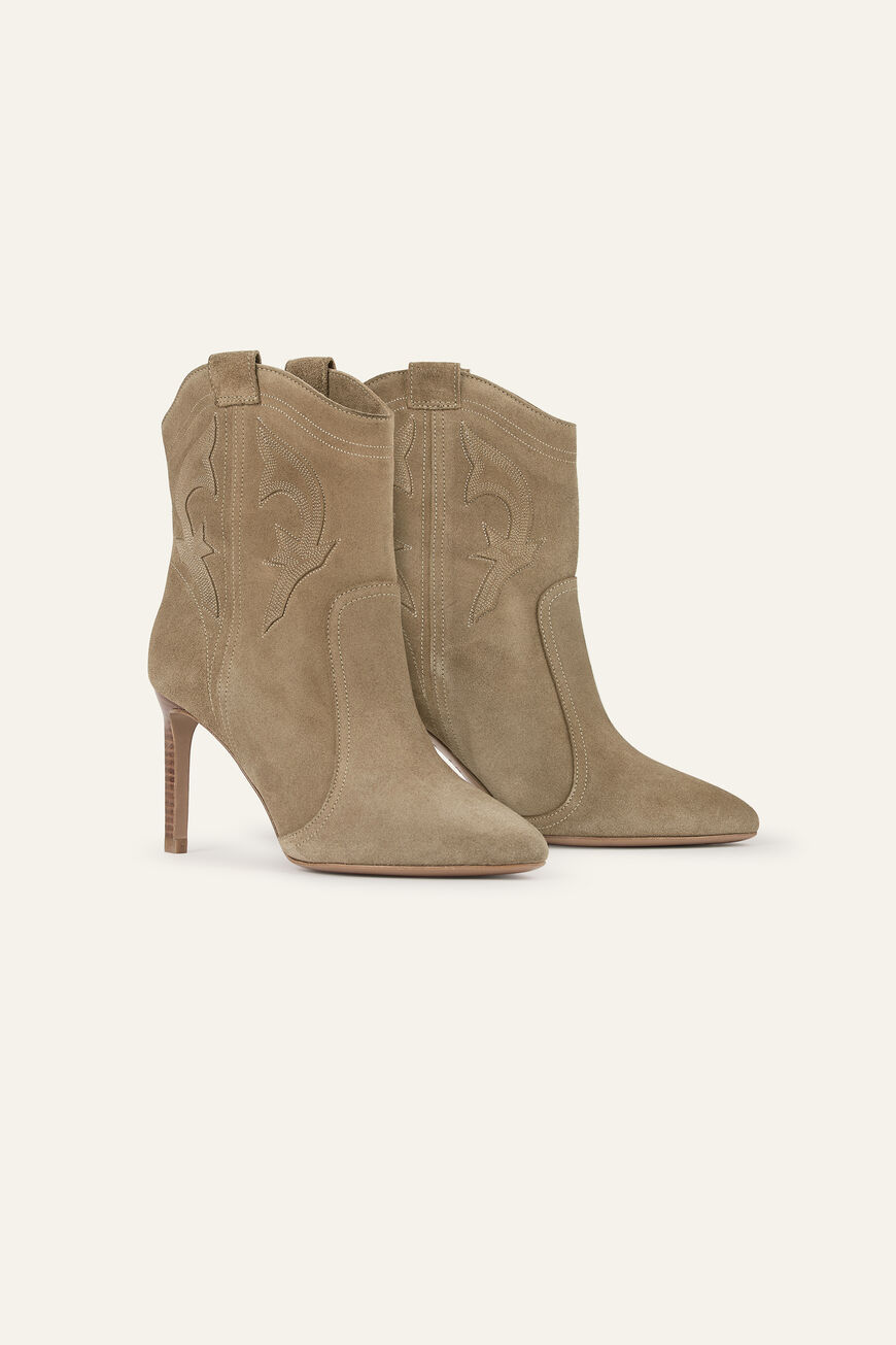 Bash Pointed Short Boots In Brown