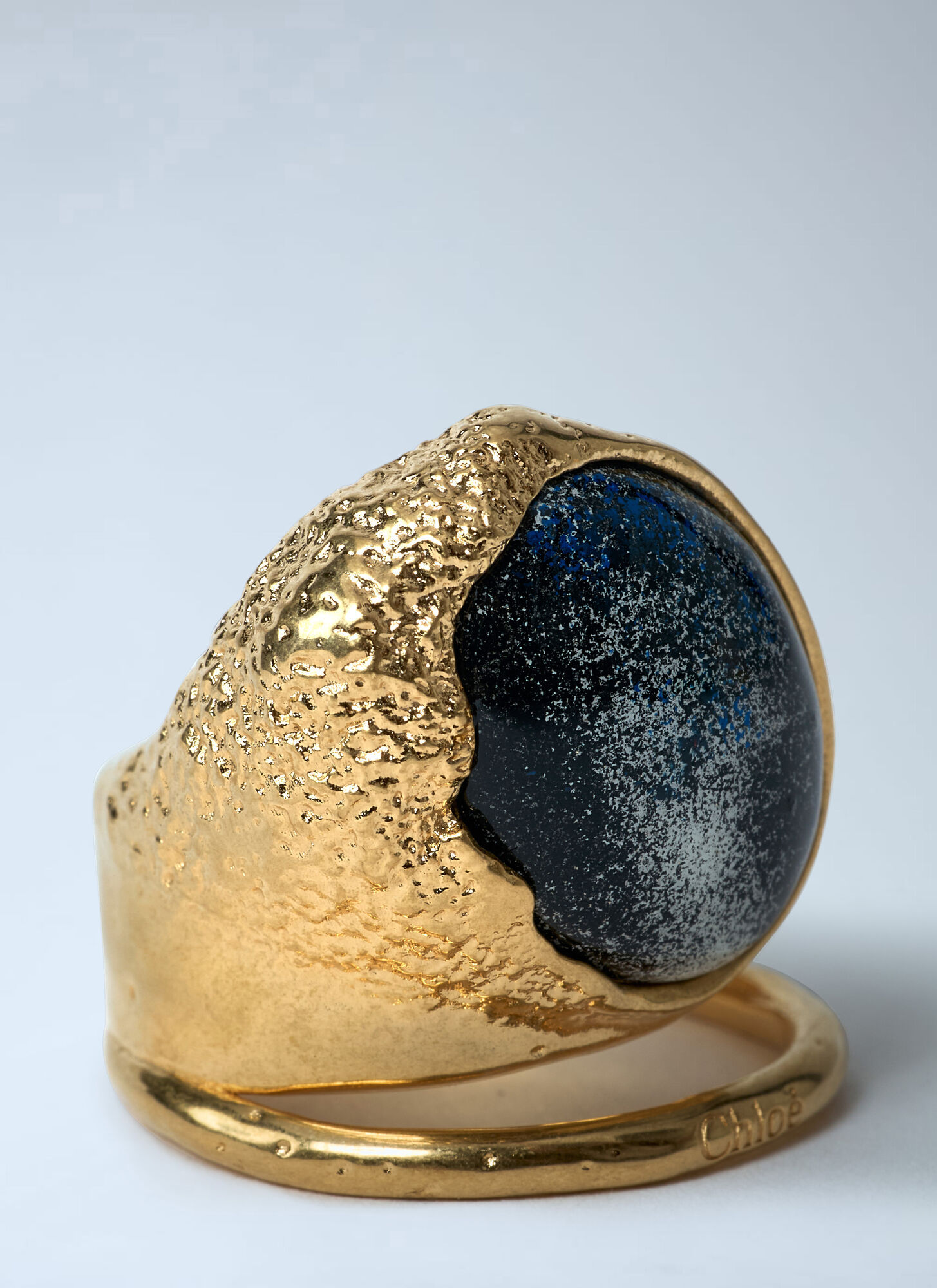 Chloé Textured Oval-stone Ring In Gold