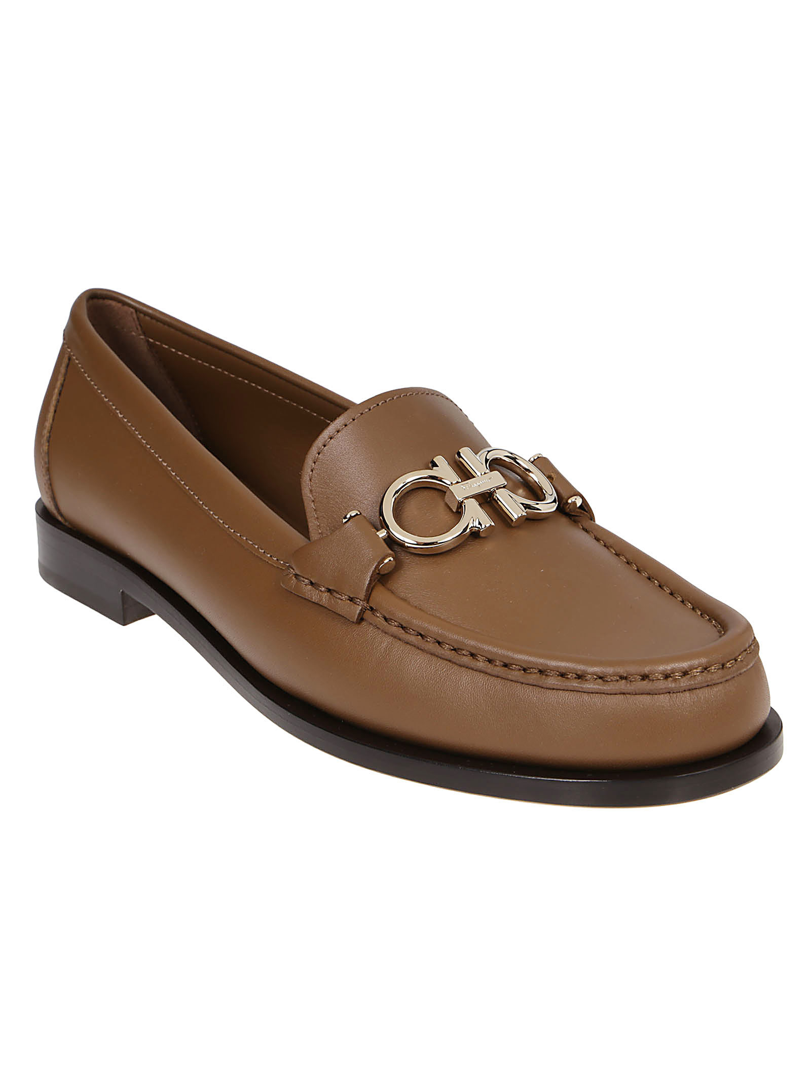 Ferragamo Horseshoe Buckle Decorative Flat Shoes In Brown