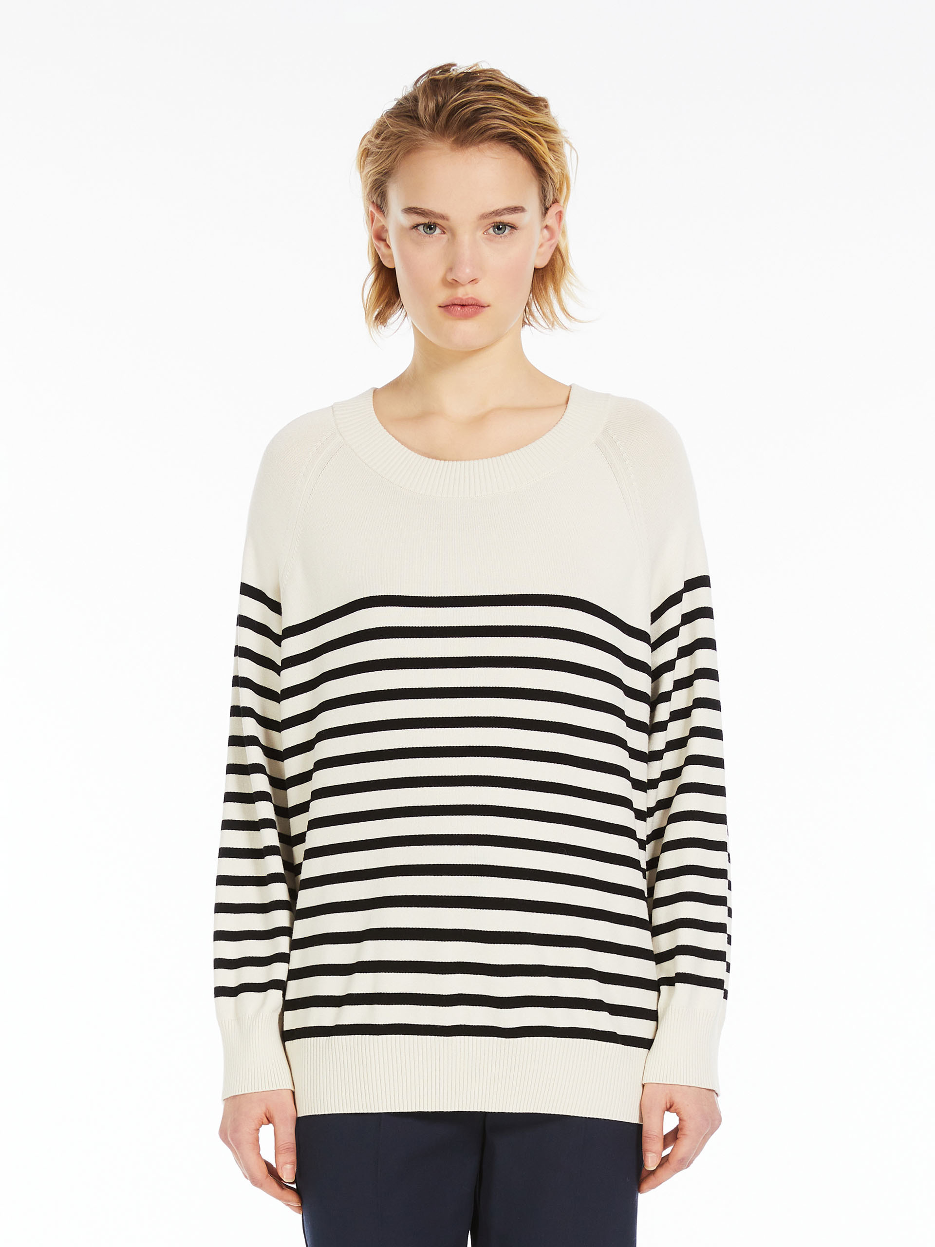 Weekend Max Mara Long-sleeved Striped Sweater In White