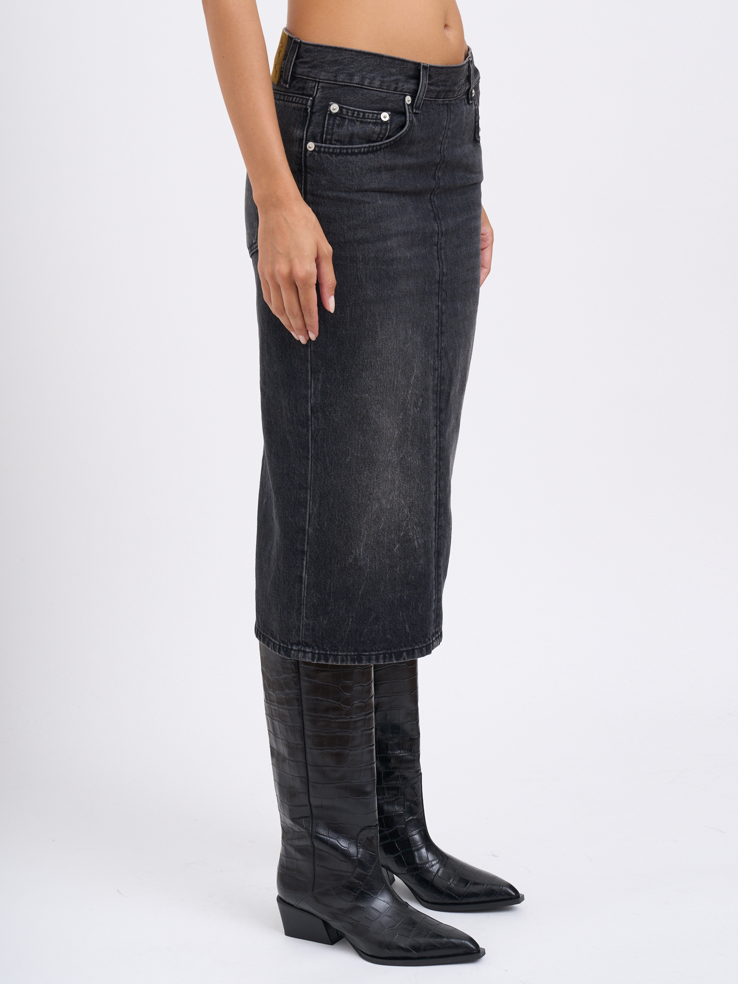 Haikure Five-pocket Denim Midi Skirt In Black