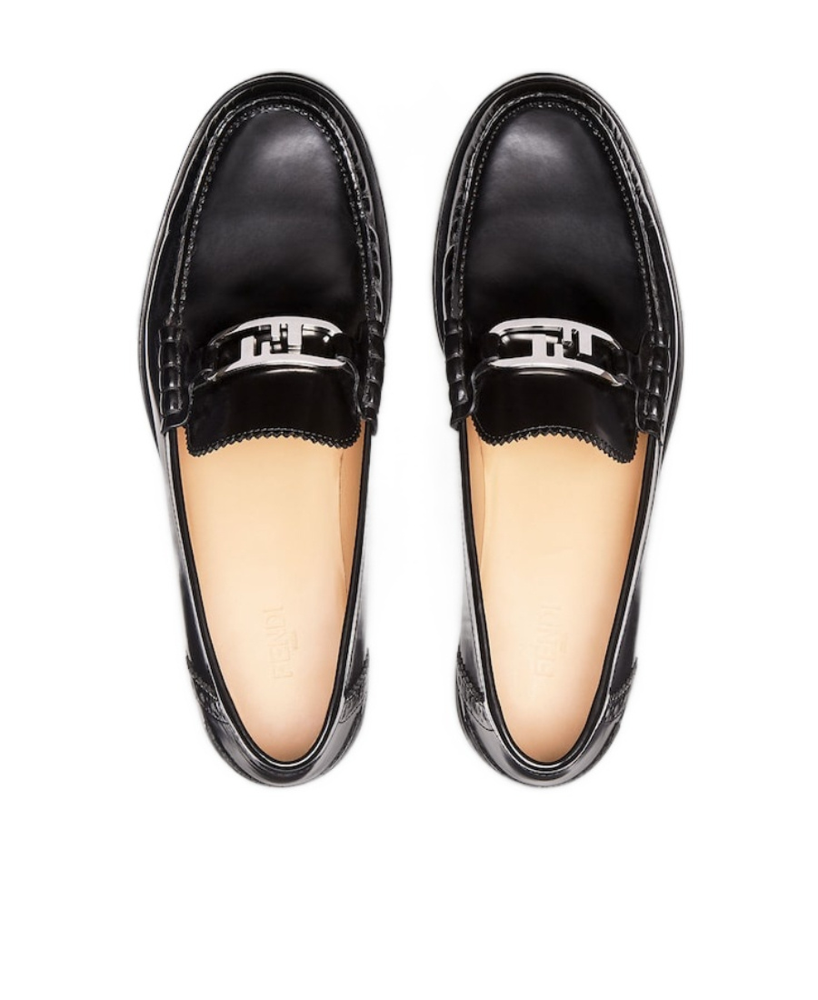 Fendi Logo-plaque Leather Loafers In Black