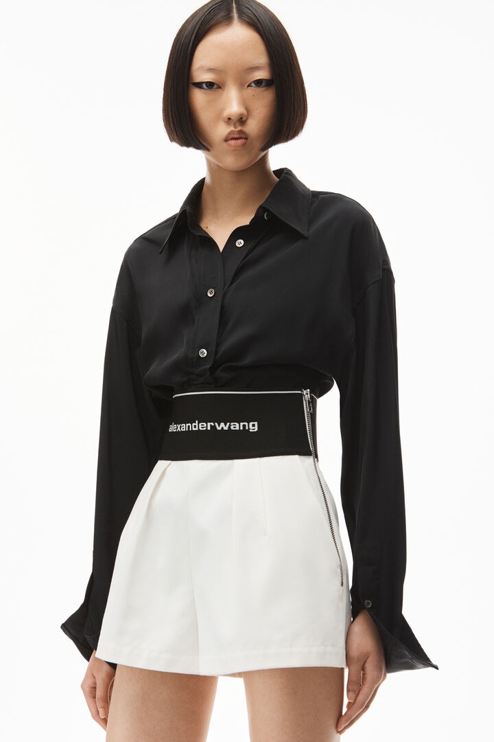ALEXANDER WANG LOGO-WAIST PLEAT-DETAIL SHORTS