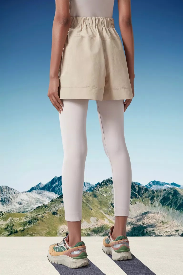 Moncler Technical Froissé Shorts Beige In Nude