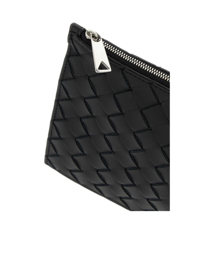 Bottega Veneta Zippered Shoulder Bag In Black