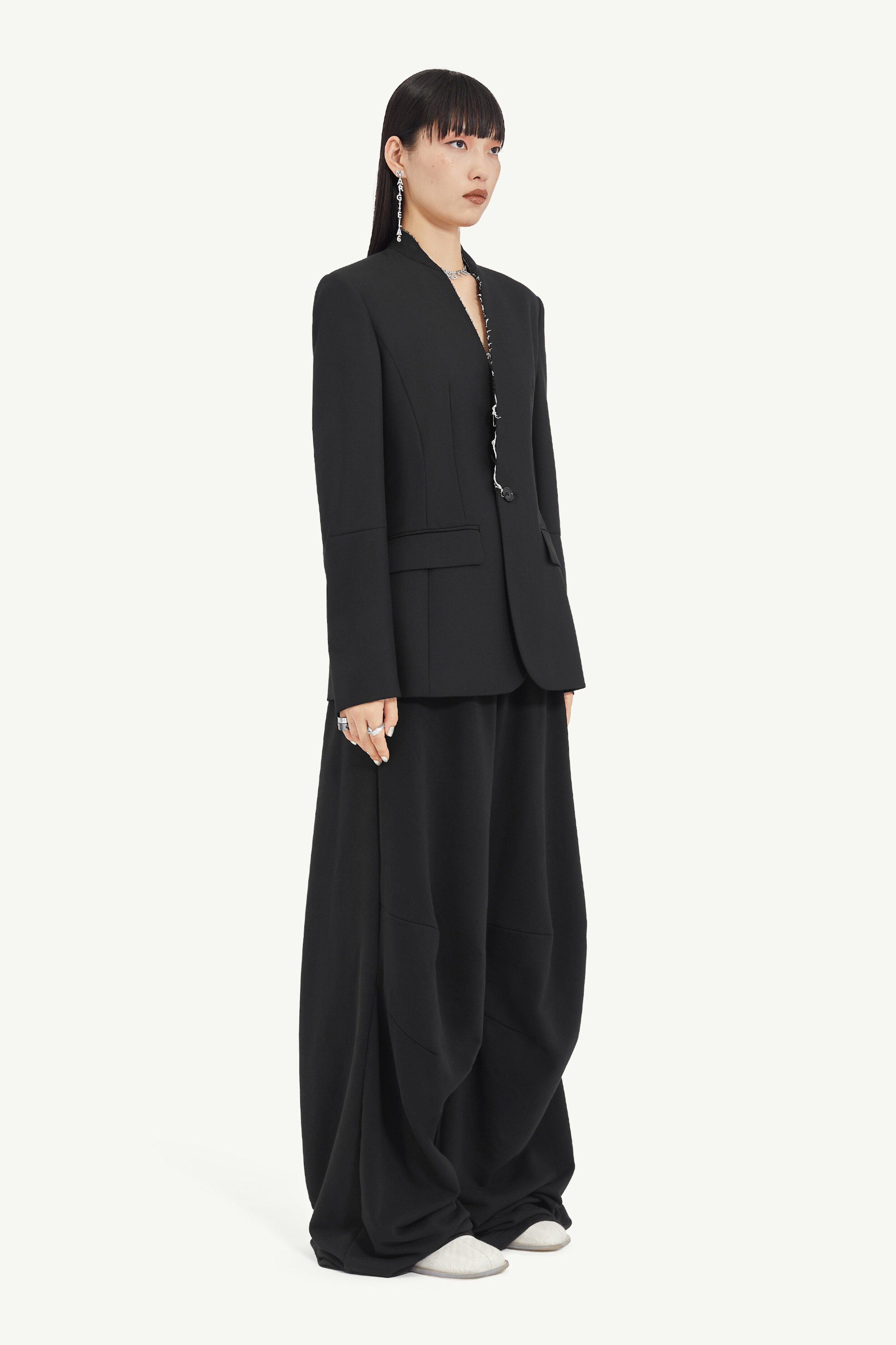 Mm6 Maison Margiela Contrast-stitching Single-breasted Blazer In Black