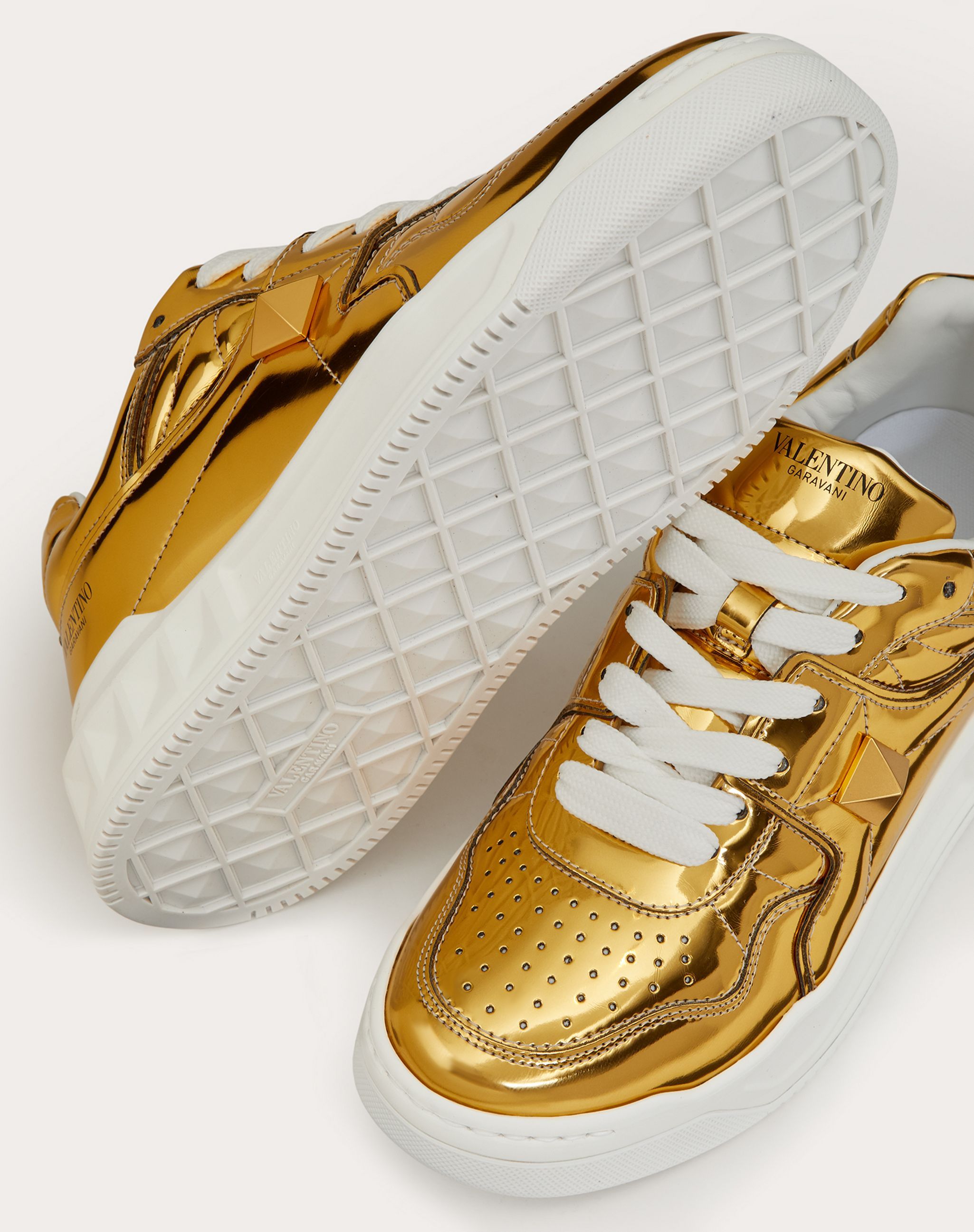 Valentino One Stud Low-top Sneakers In White